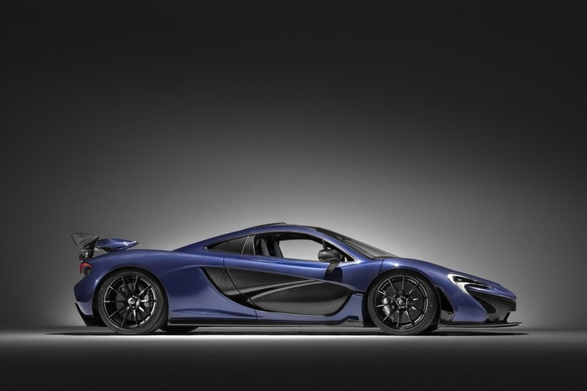 McLaren P1 de fibra de carbono lateral