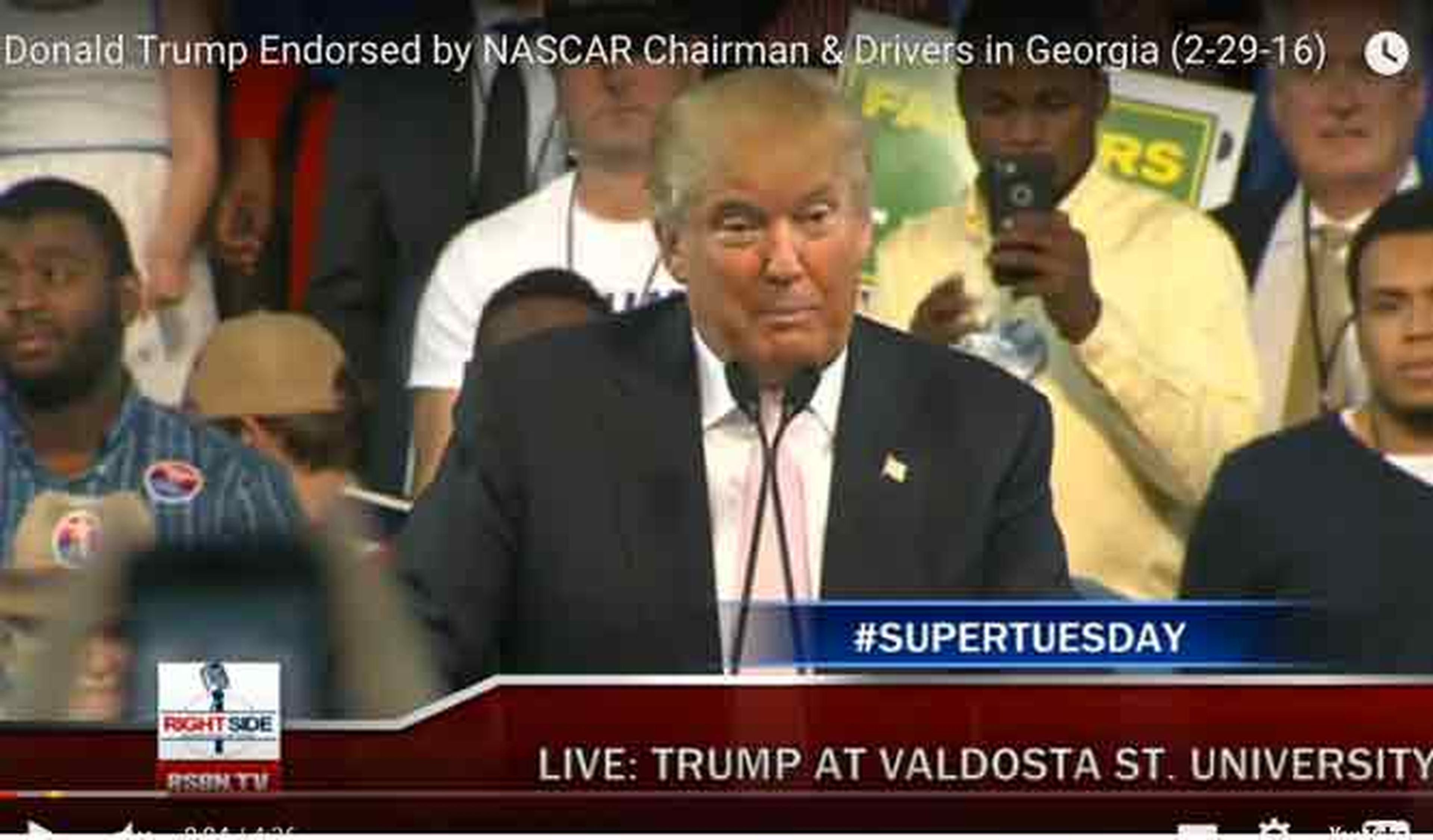 El director de la NASCAR apoya a Trump