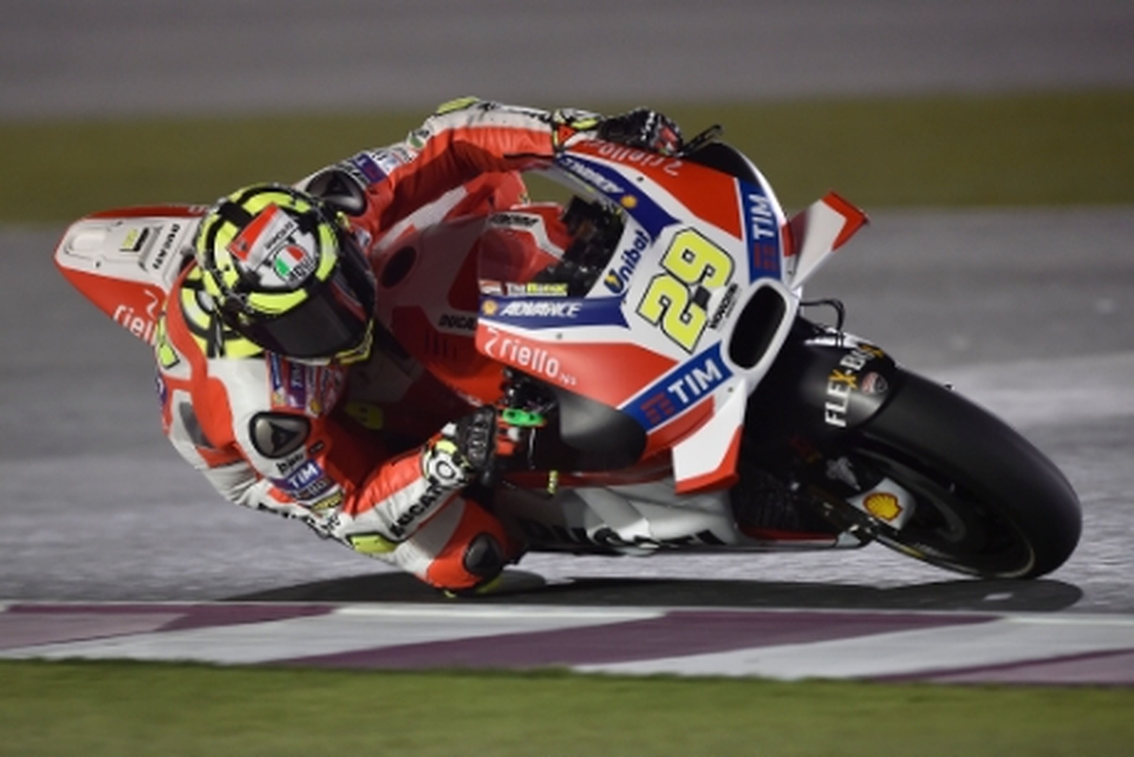 Libres (II) MotoGP Qatar 2016: Iannone, de récord