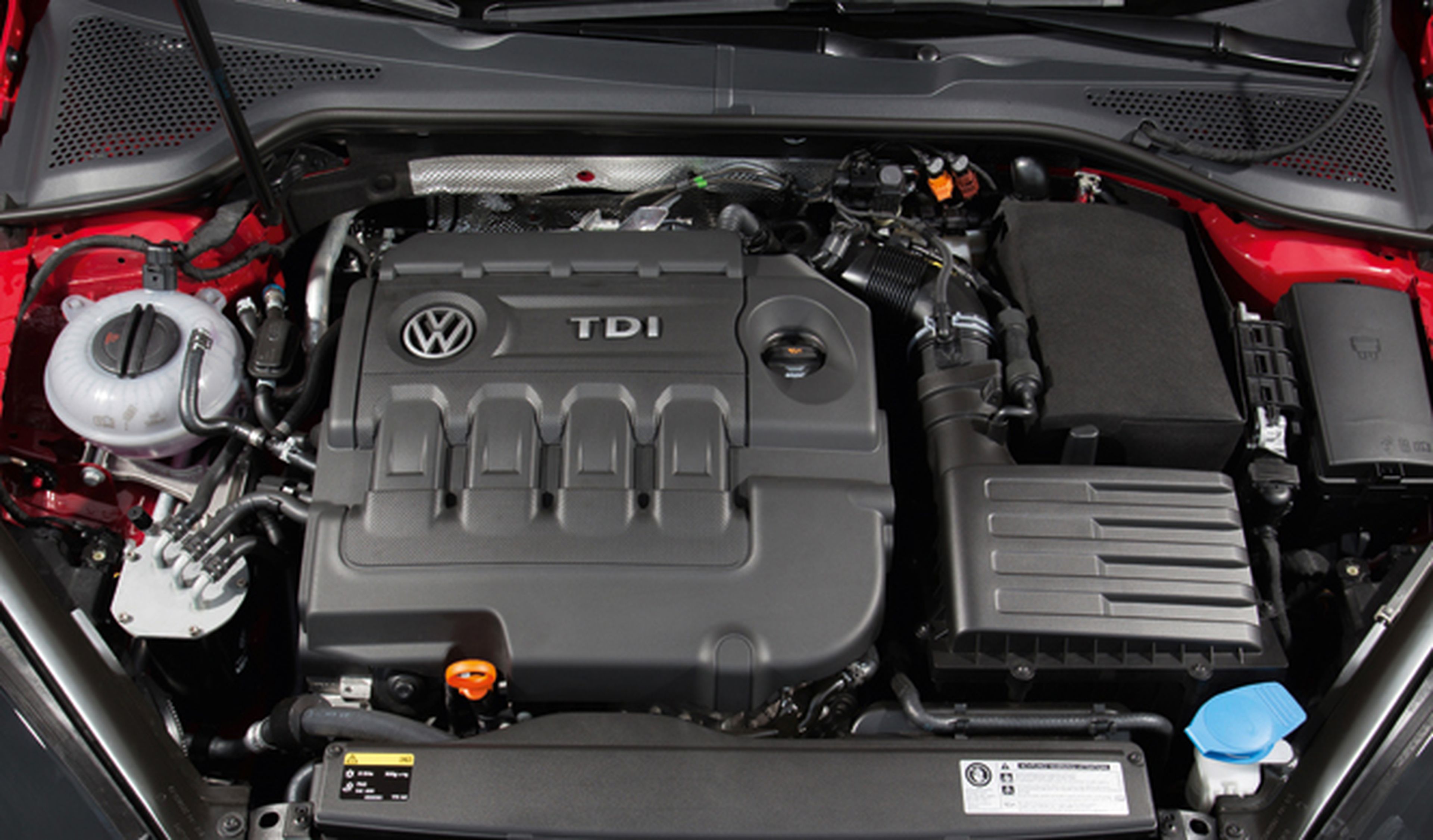 VW llama a revisión al Passat por un problema eléctrico