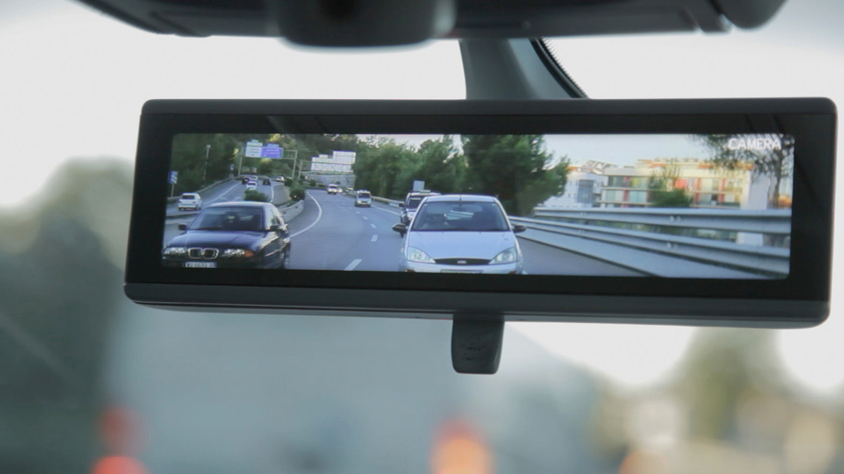 Adiós a los retrovisores tradicionales: por qué pronto llevaremos una  cámara en vez de un espejo en el coche