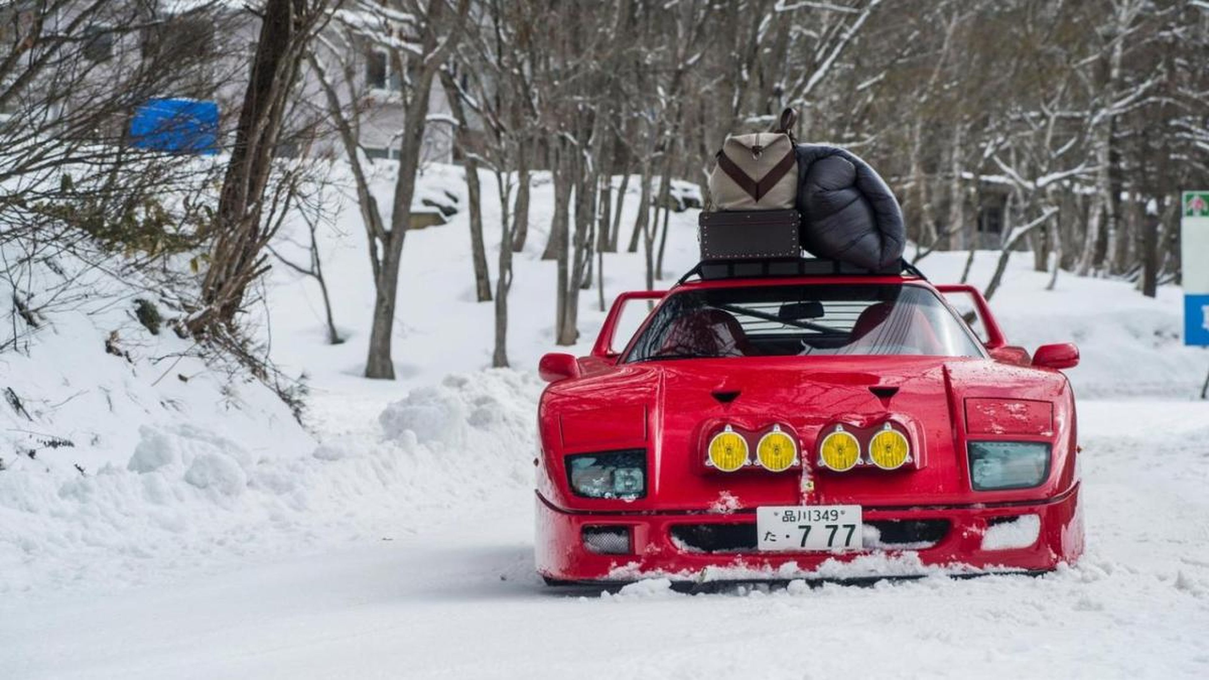 Ferrari F40 en la nieve 1