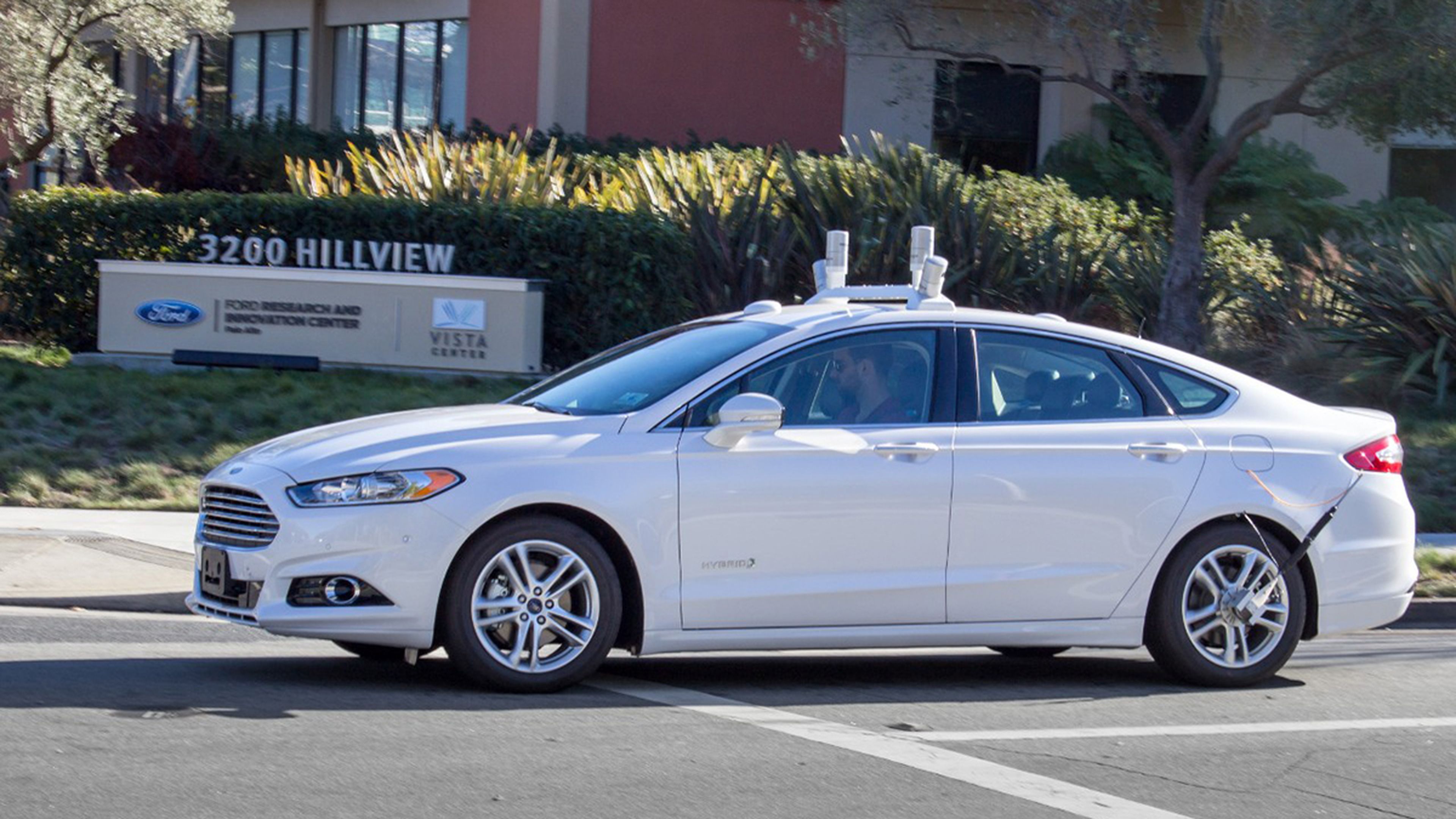 Ford inicia las pruebas con coches autónomos en California