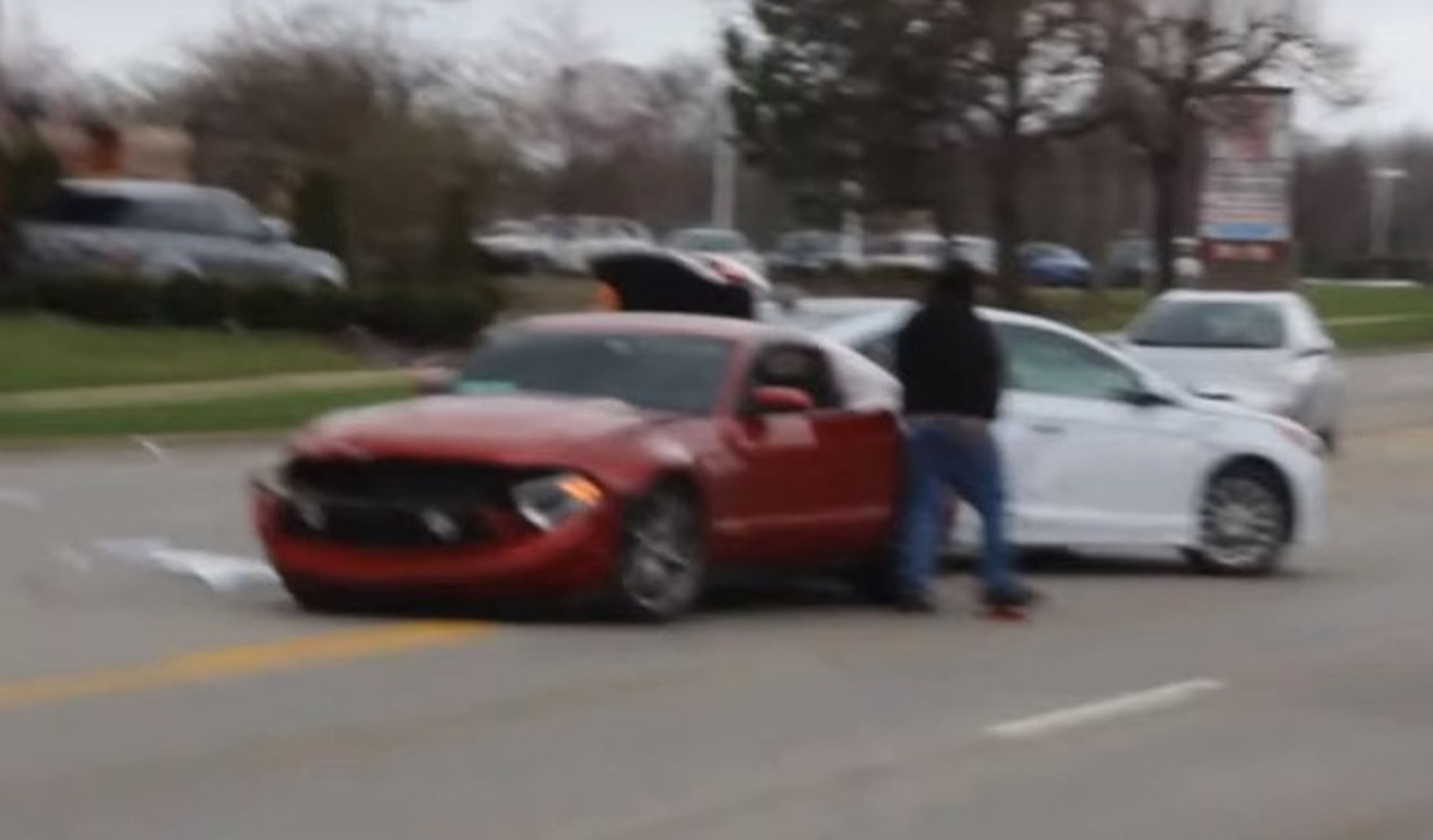 Vídeo: conducir un Ford Mustang no es cosa de novatos
