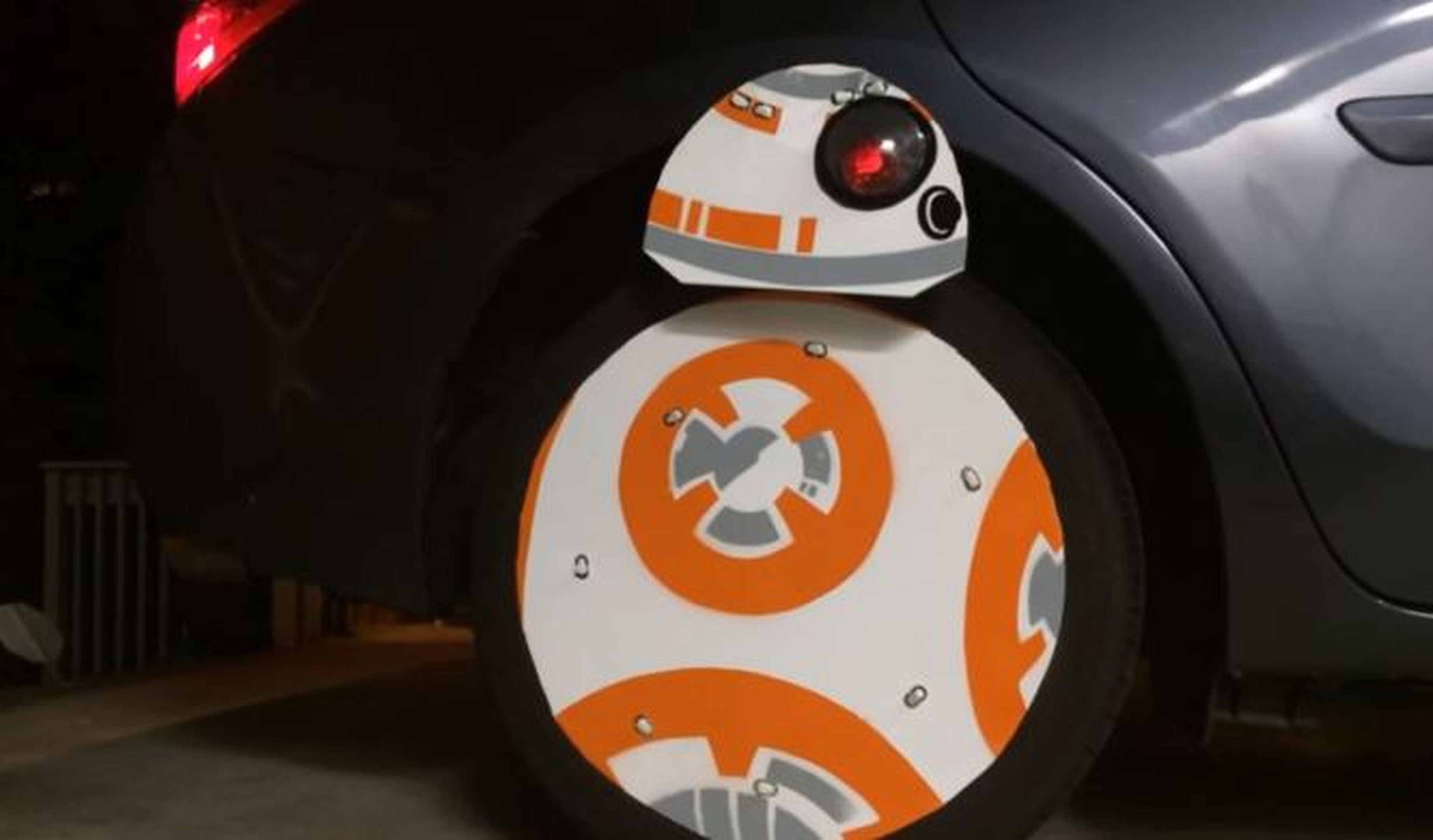Vídeo: BB-8 (Star Wars) invade la carretera