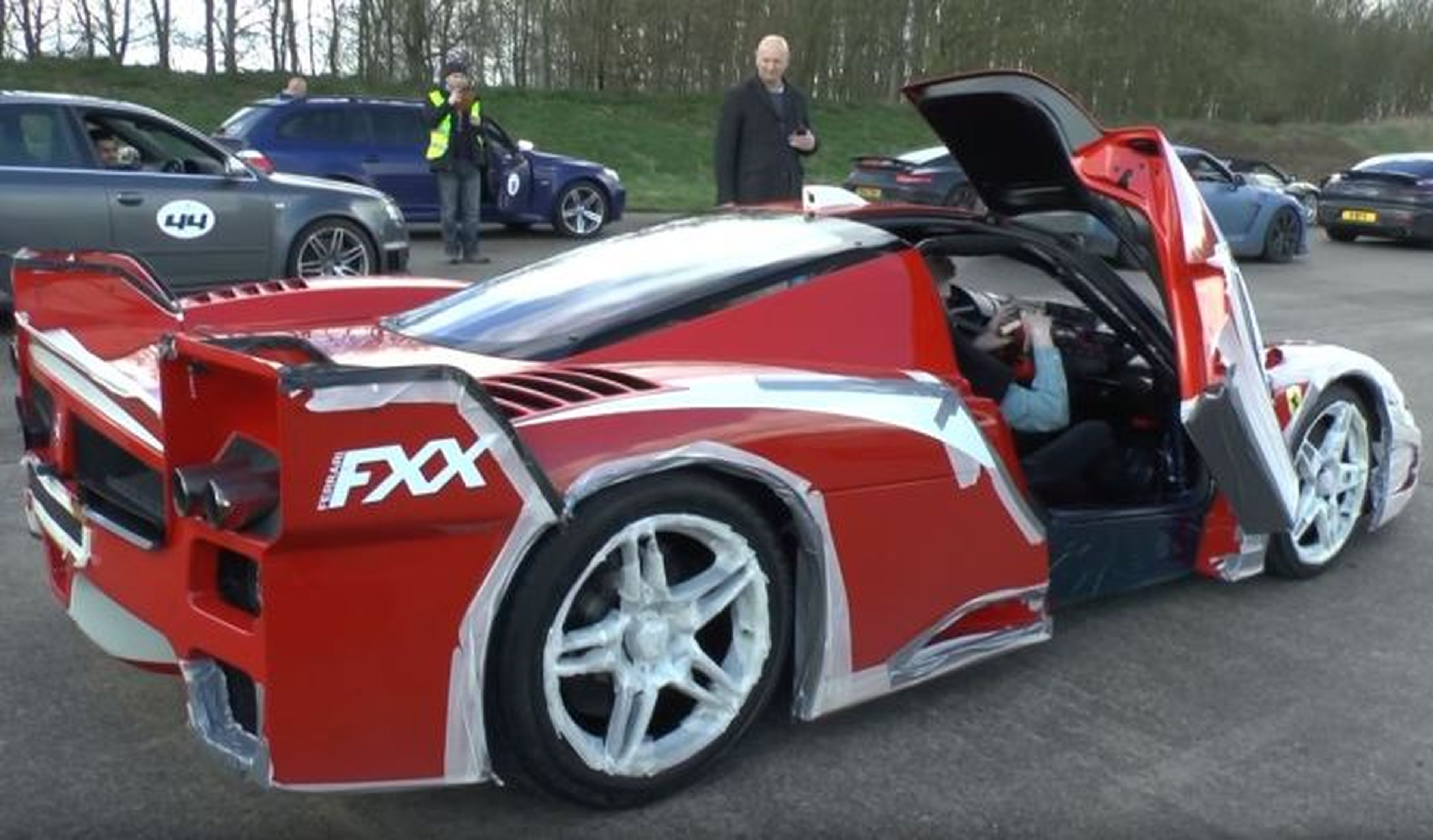 Vídeo: así las gasta el Ferrari FXX a 320 km/h
