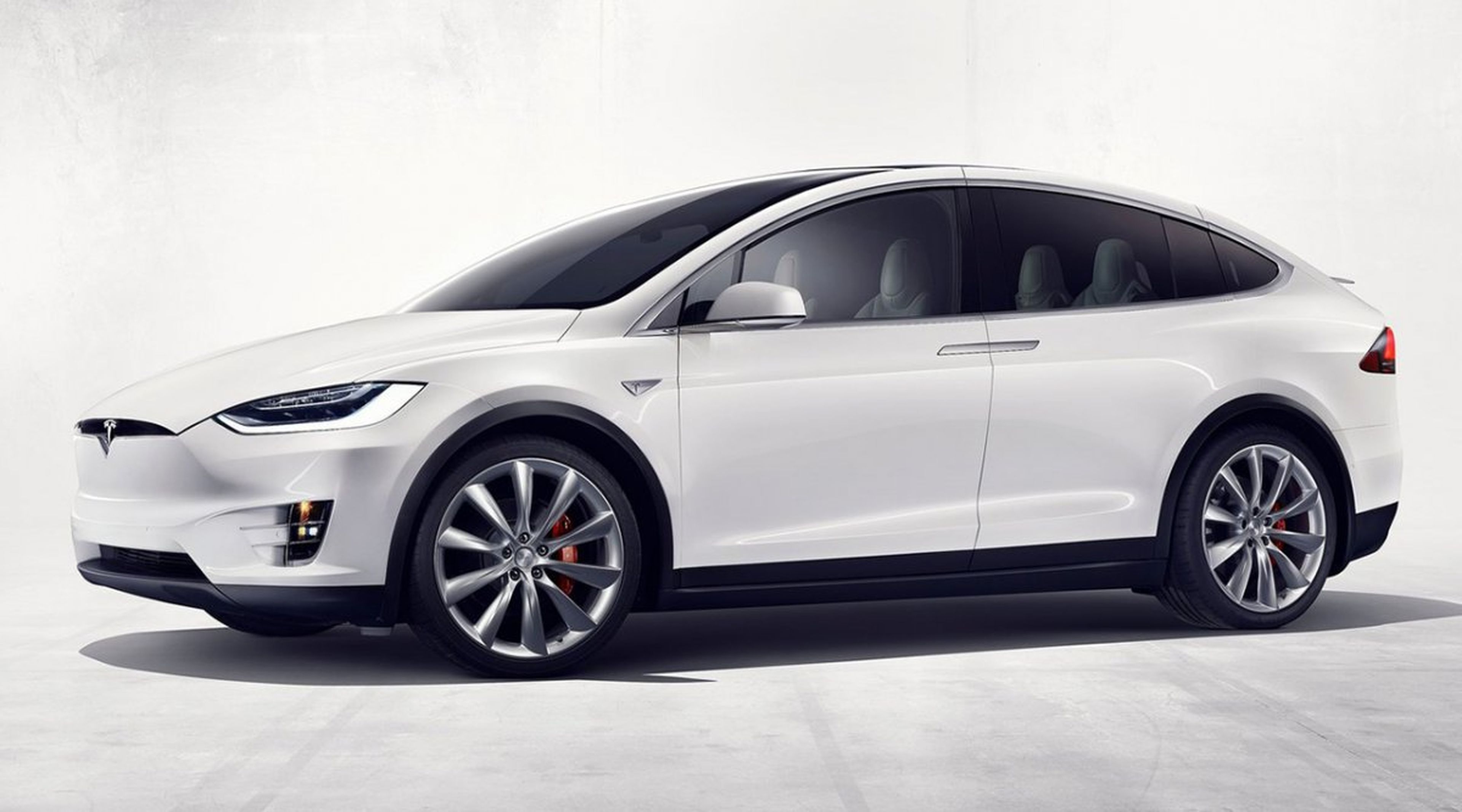 El nuevo Tesla Model X gana 30 kms de autonomía