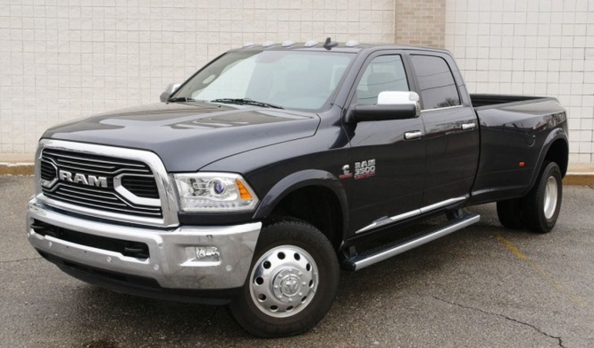 Ram 3500 Limited Sports frontal