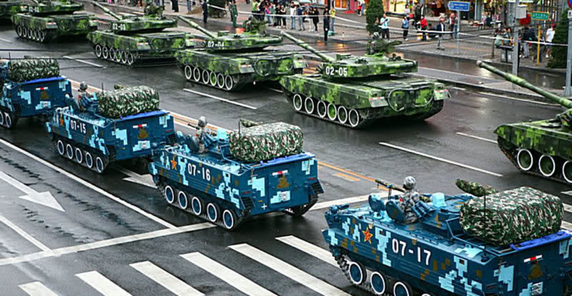 tanques camuflados digitalmente plaza tiananmen
