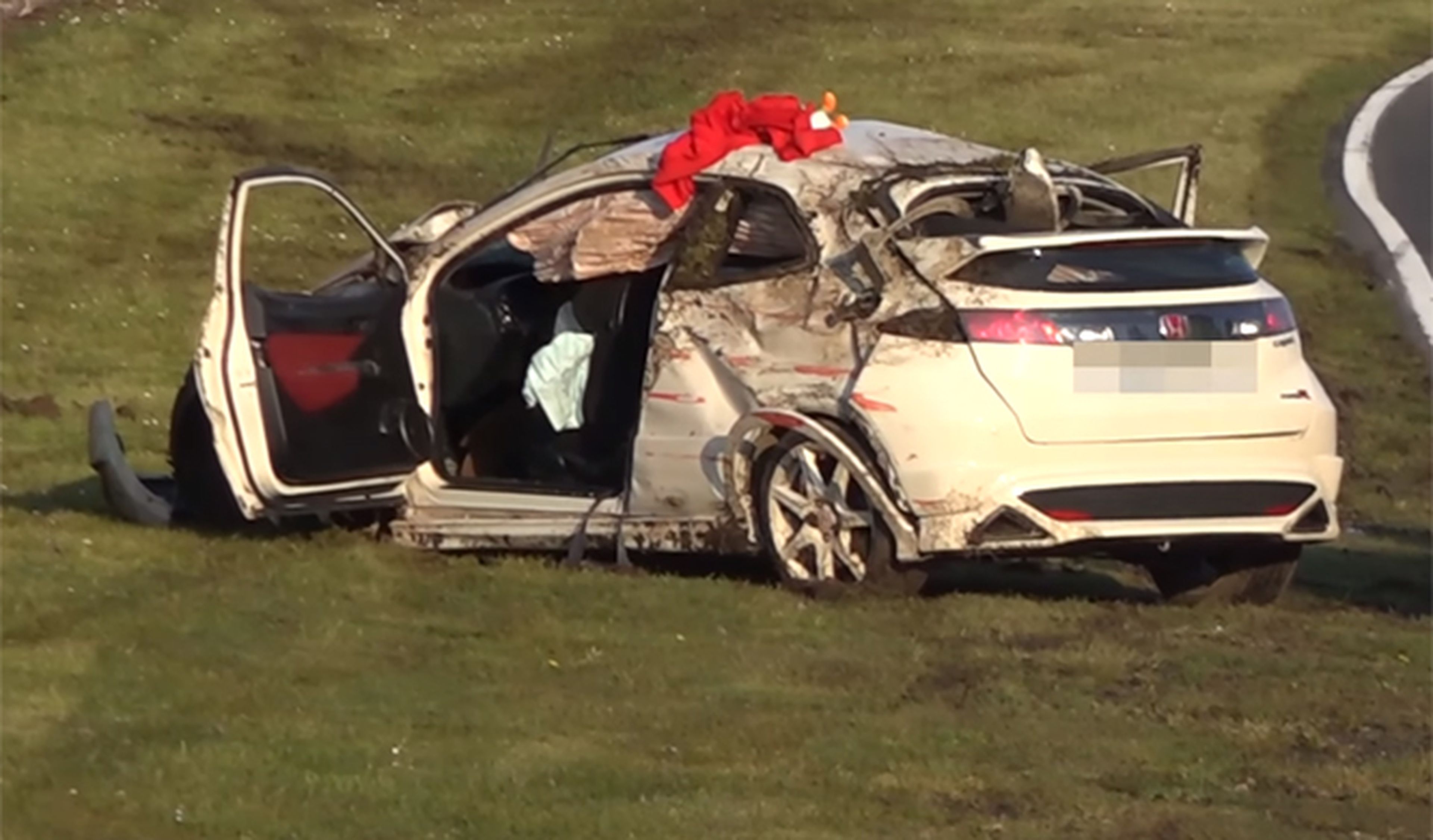 Vídeo: colosal accidente de un Civic Type R en Nürburgring