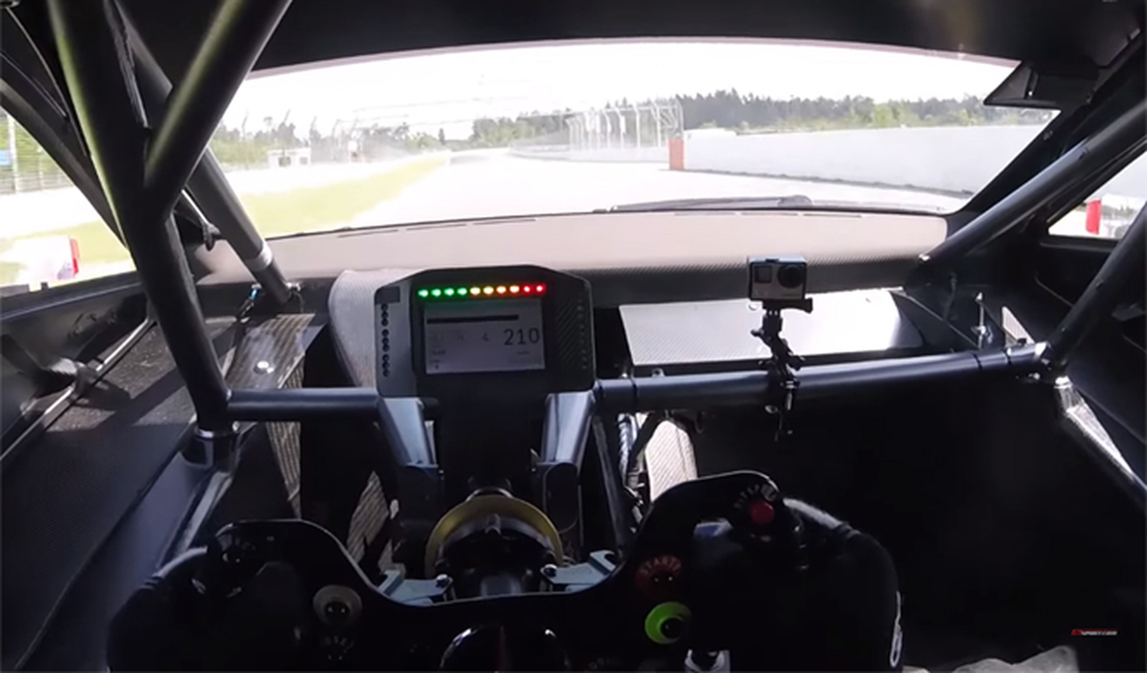 Vídeo: sube a bordo del brutal Mercedes-AMG C63 DTM 2016