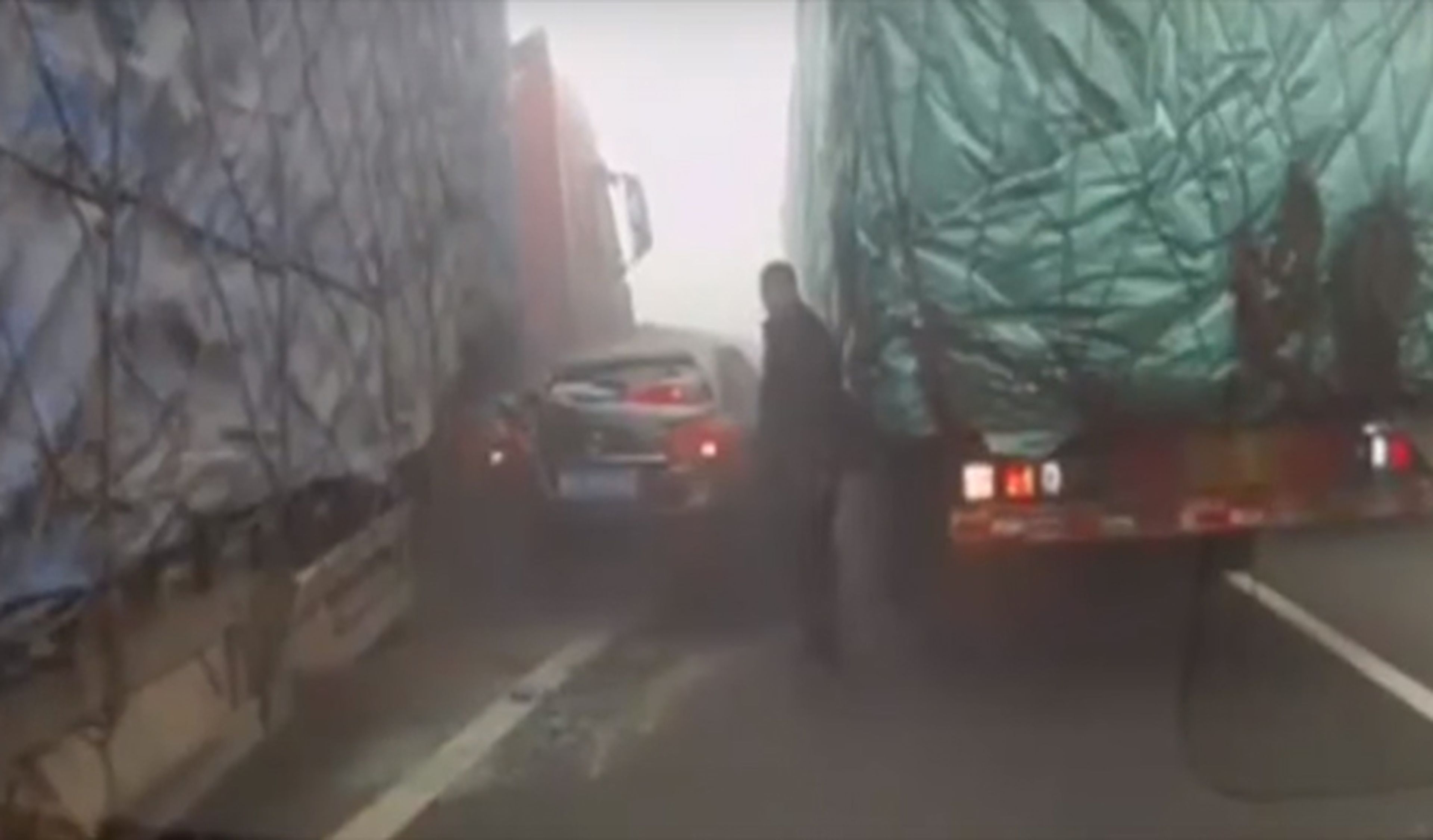 Vídeo: este conductor sale ileso de un brutal accidente