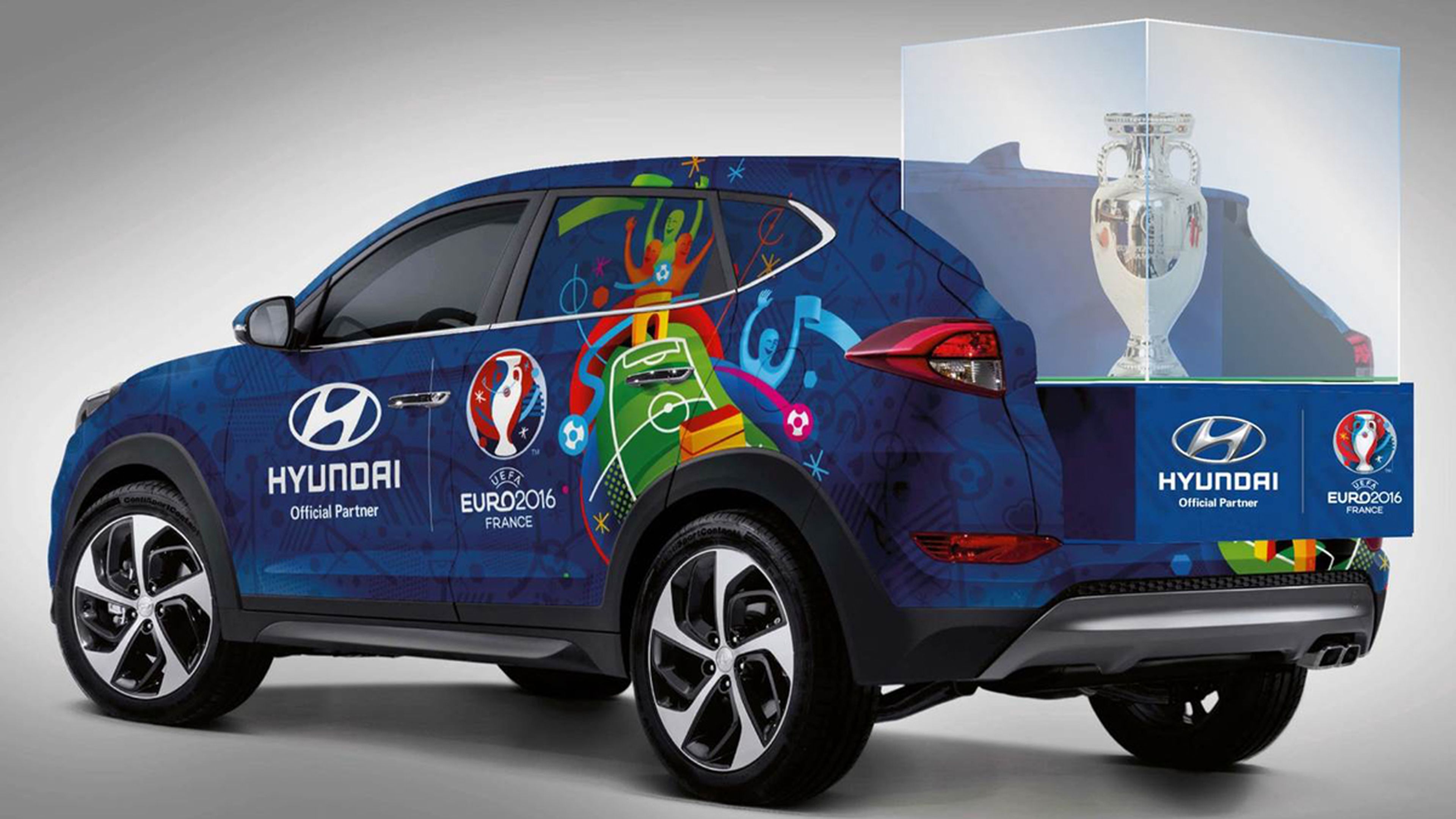 El Hyundai Tucson que transportará el trofeo de la Eurocopa