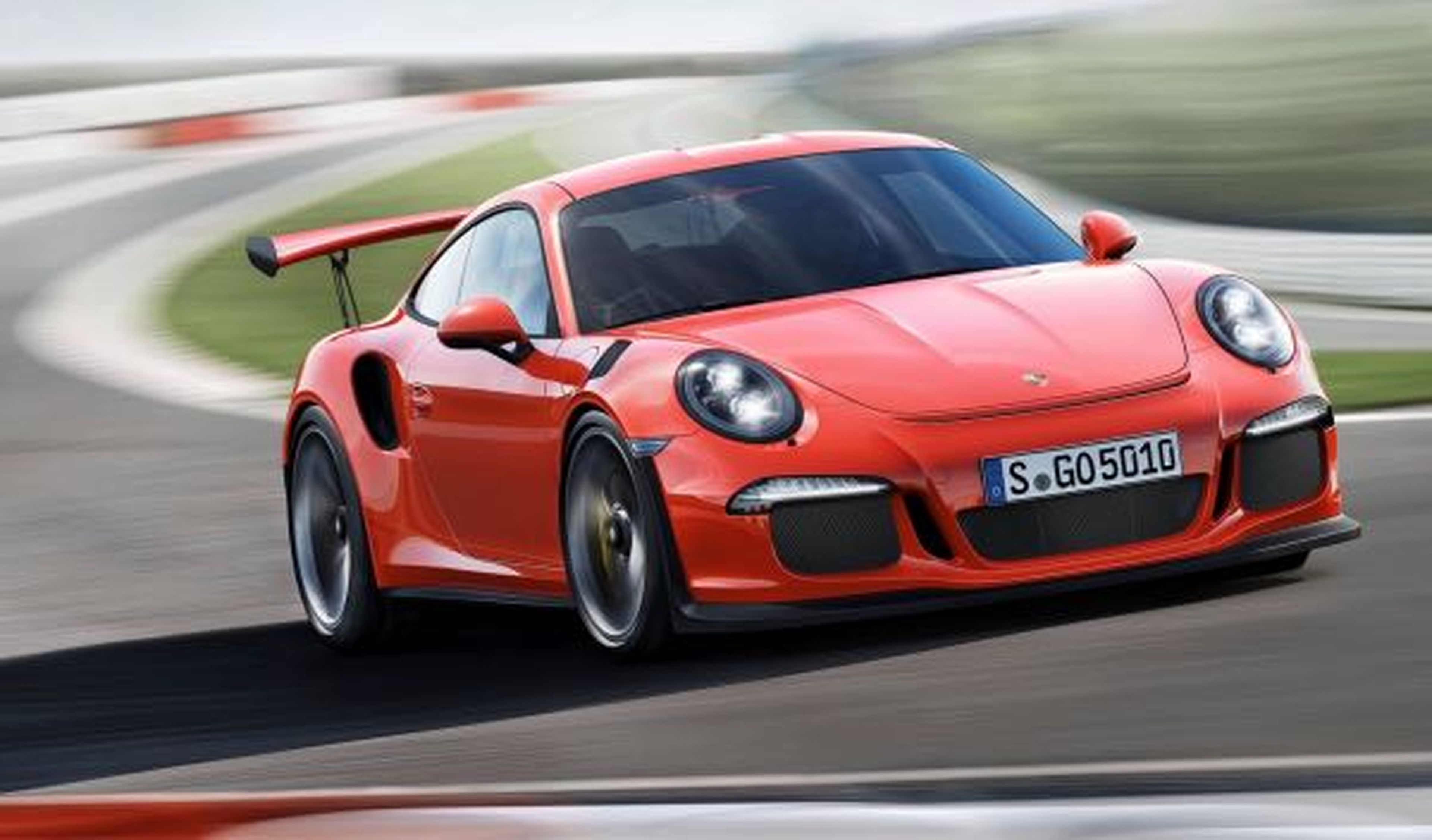 Drag Race: Porsche 911 GT3 RS contra Nissan GT-R