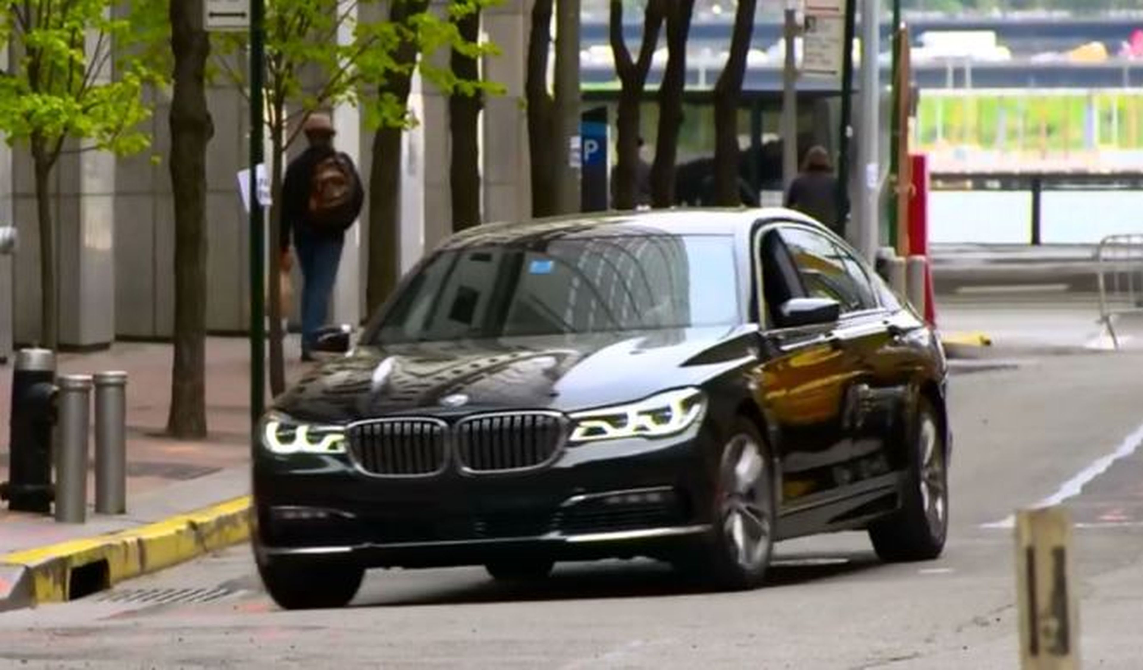 Vídeo: ¿funciona bien el asistente de parking de BMW?