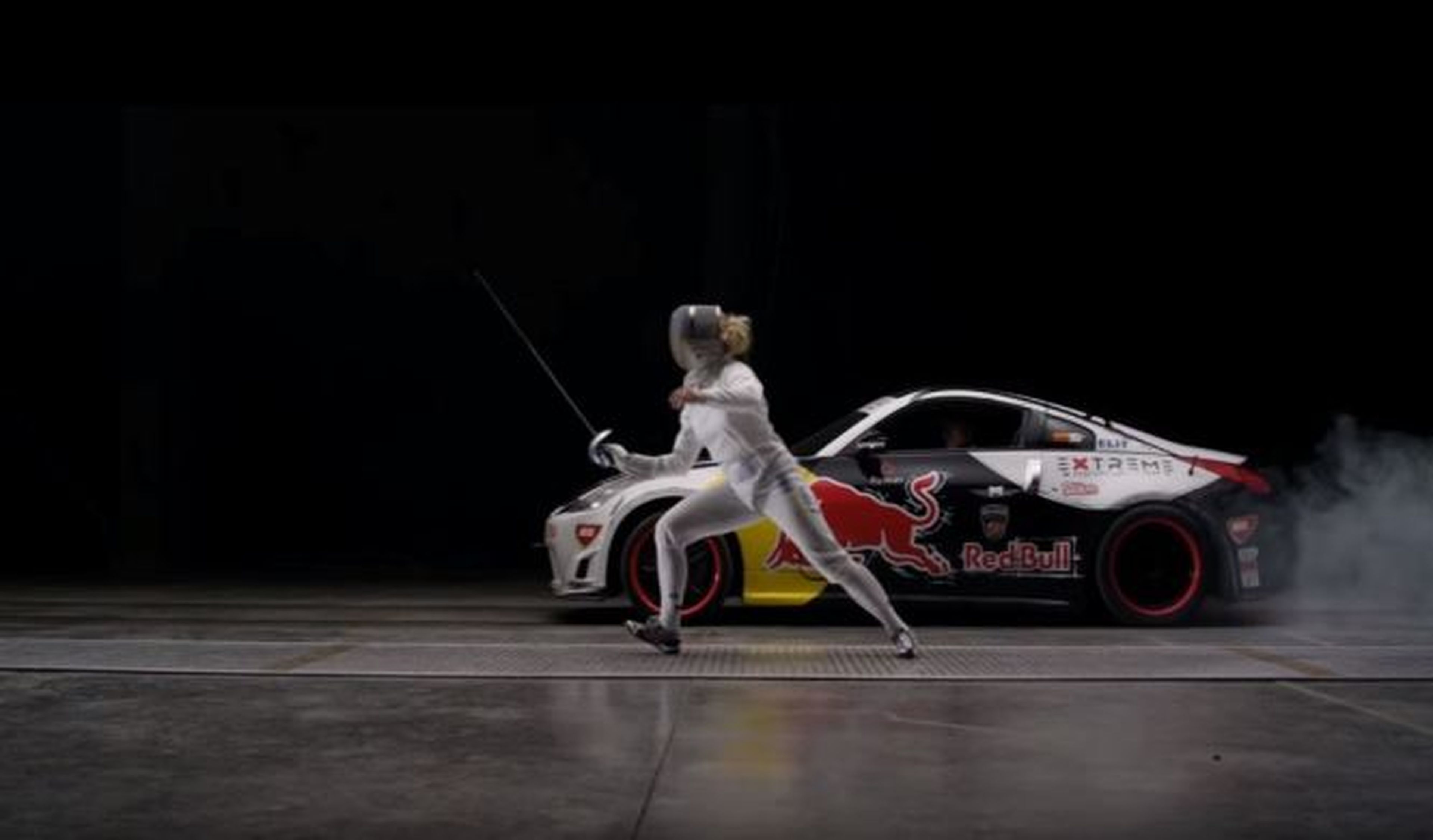 Vídeo: un esgrimidor contra un coche de carreras