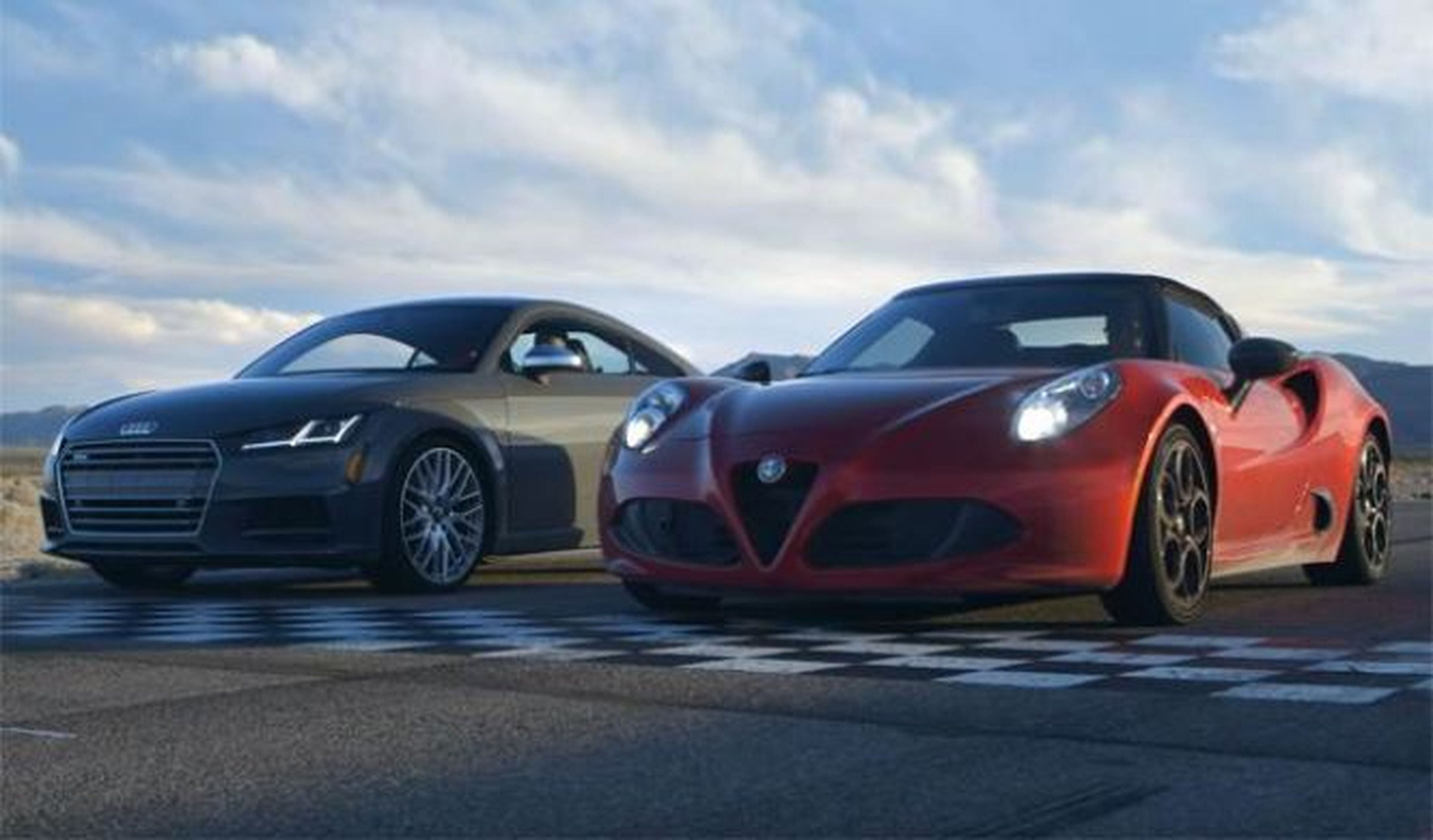 Vídeo: el Audi TTS se ve las caras con el Alfa Romeo 4C