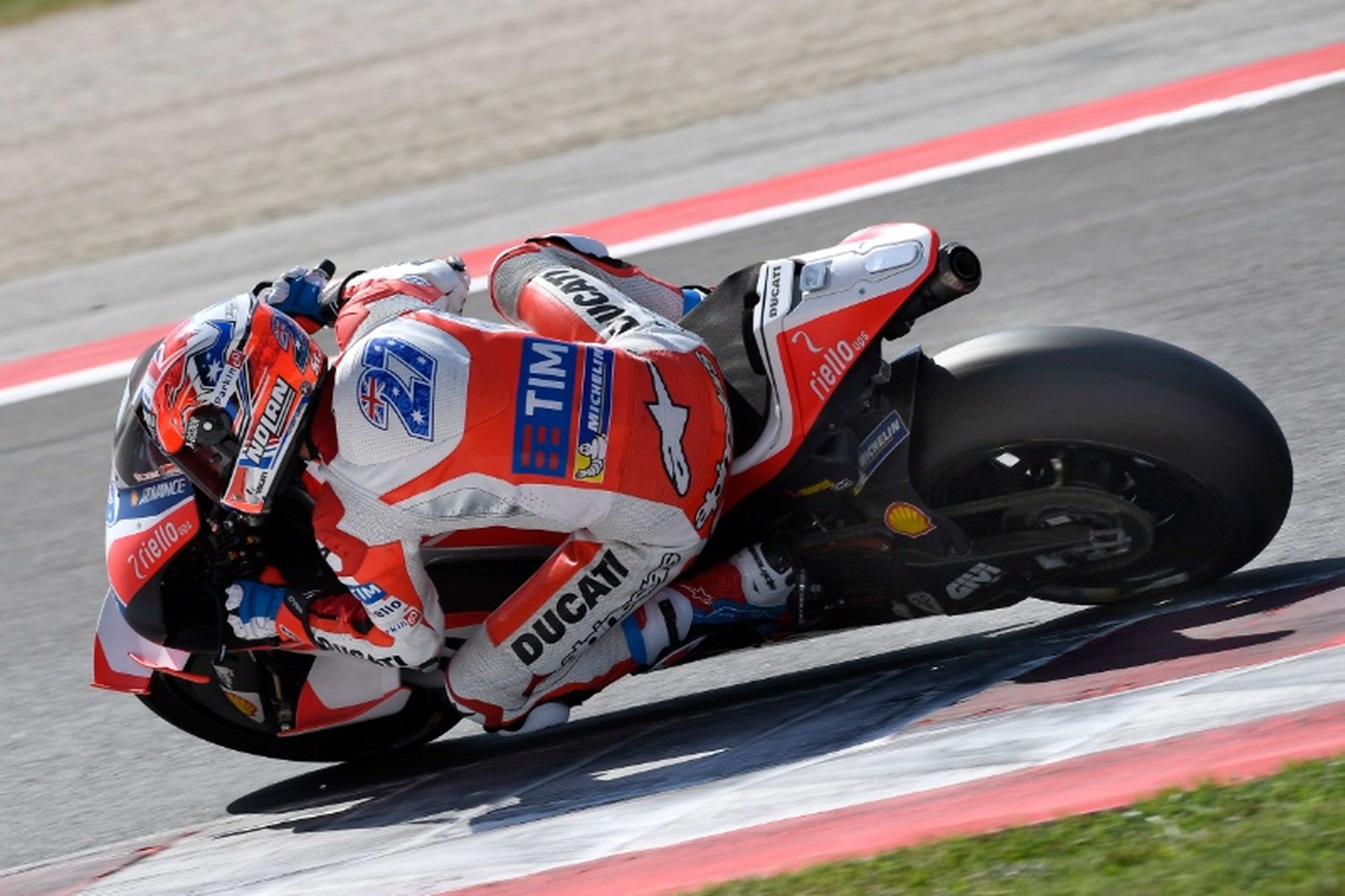 Casey Stoner vuelve a subirse a la Ducati GP16 en Misano