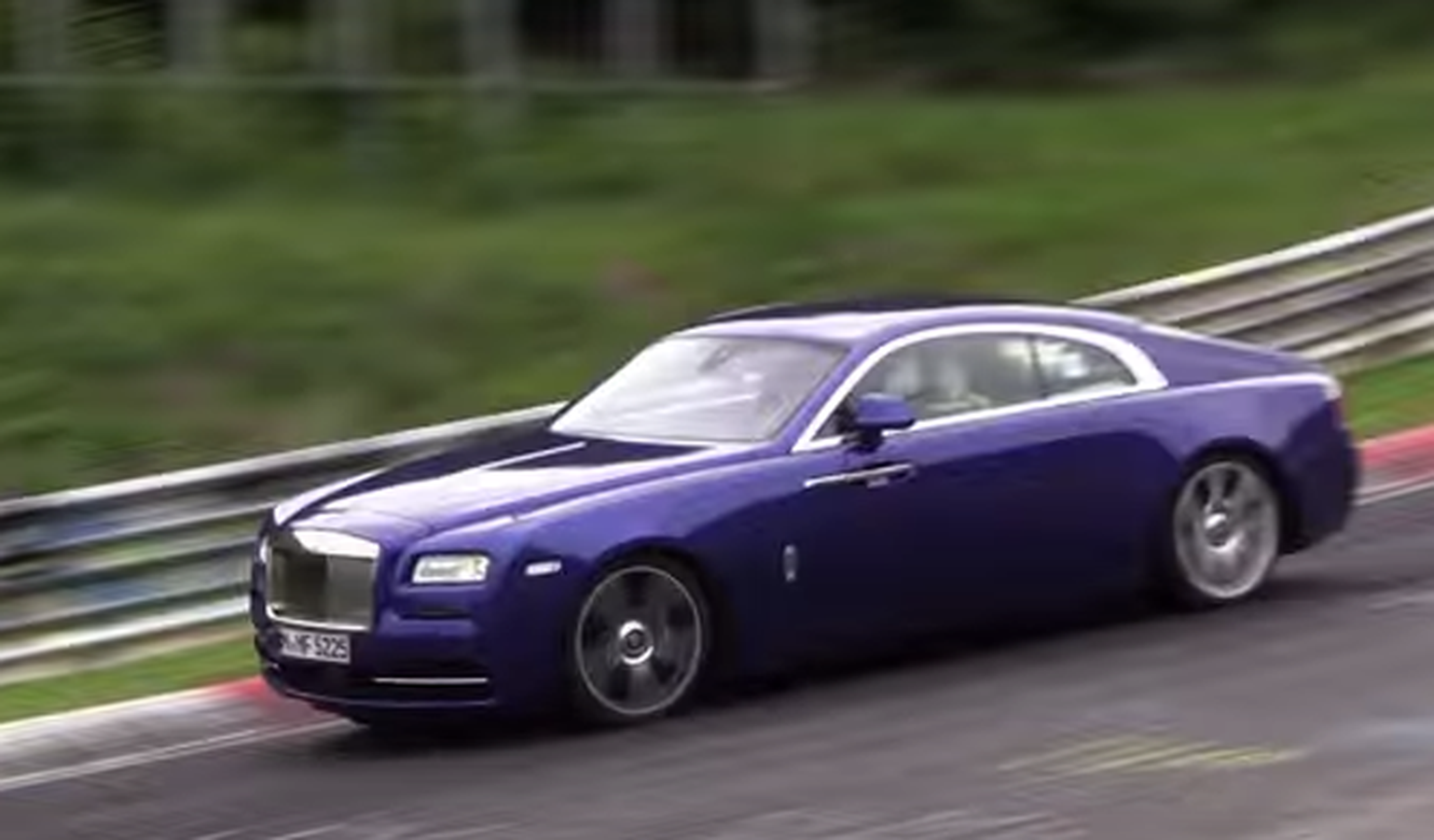 ¿Qué hace un Rolls Royce Wraith rodando en Nürburgring?