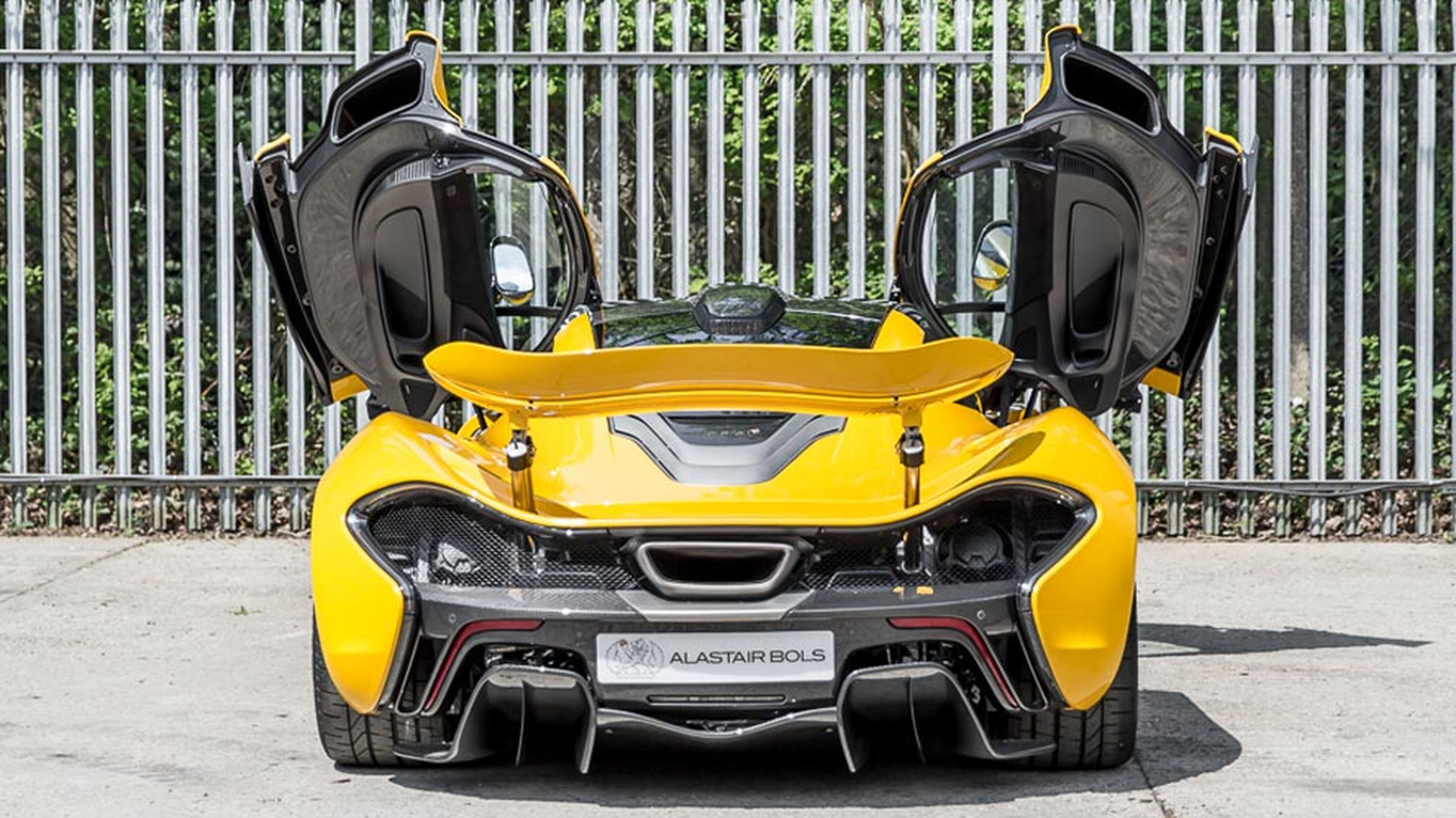 McLaren p1 nuevo venta trasera