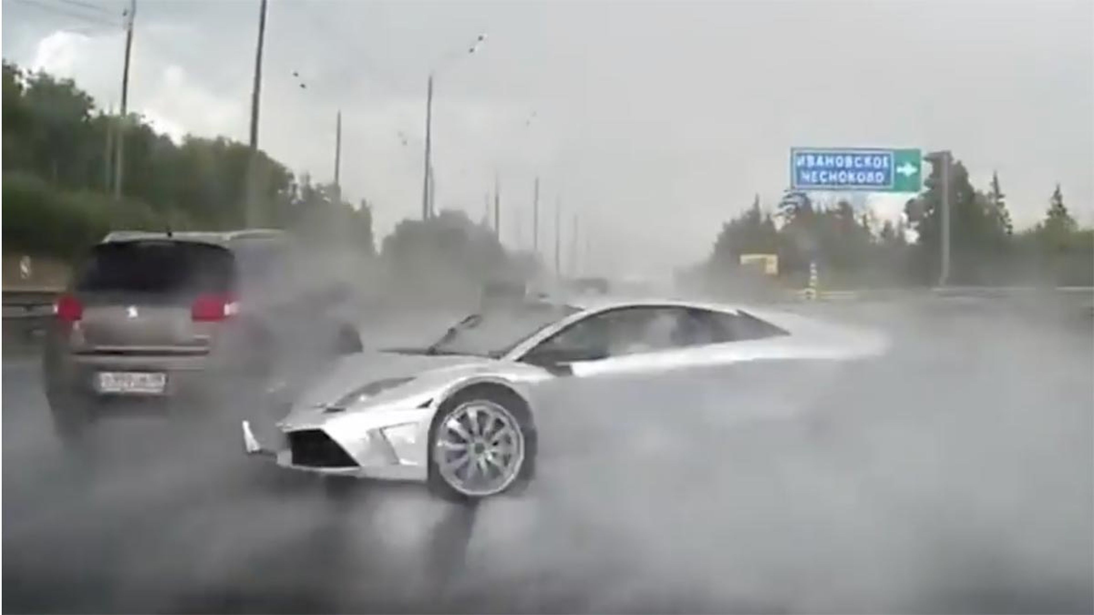 Así se conduce un Lamborghini Murciélago en Rusia