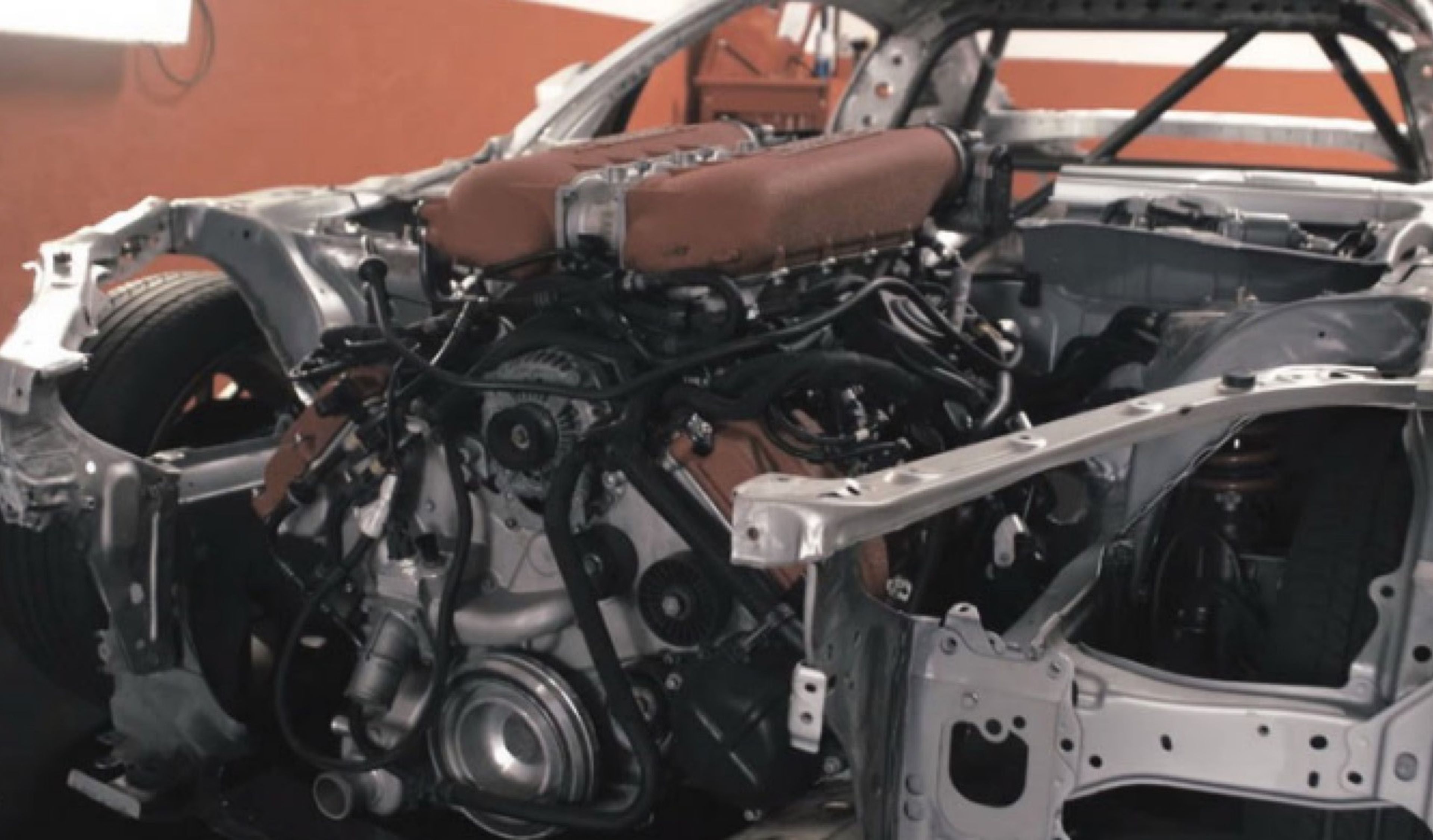 Vídeo: un Toyota GT86 con motor Ferrari... ¡está pasando!