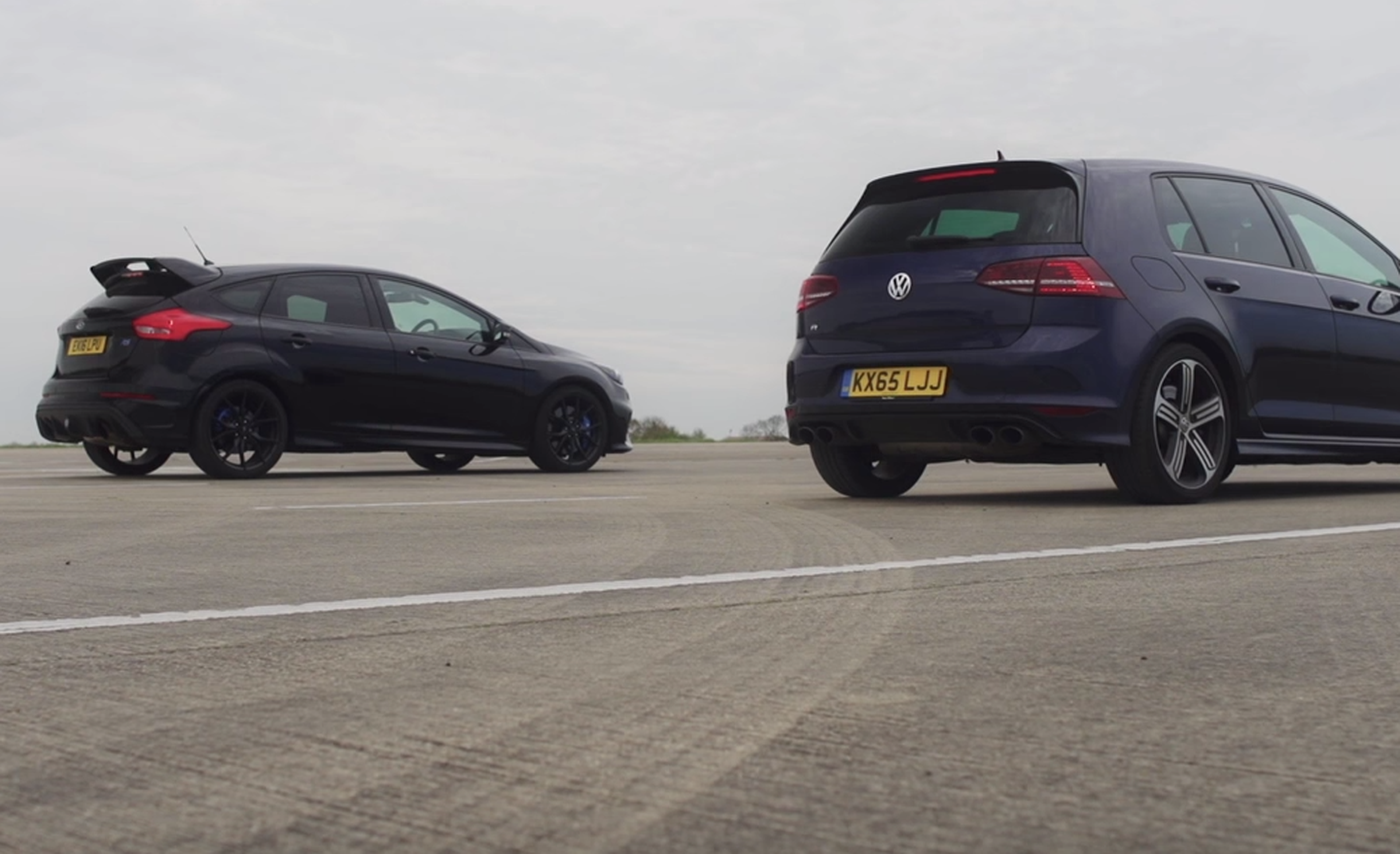 ¡Duelo ajustado! Volkswagen Golf R vs Ford Focus RS