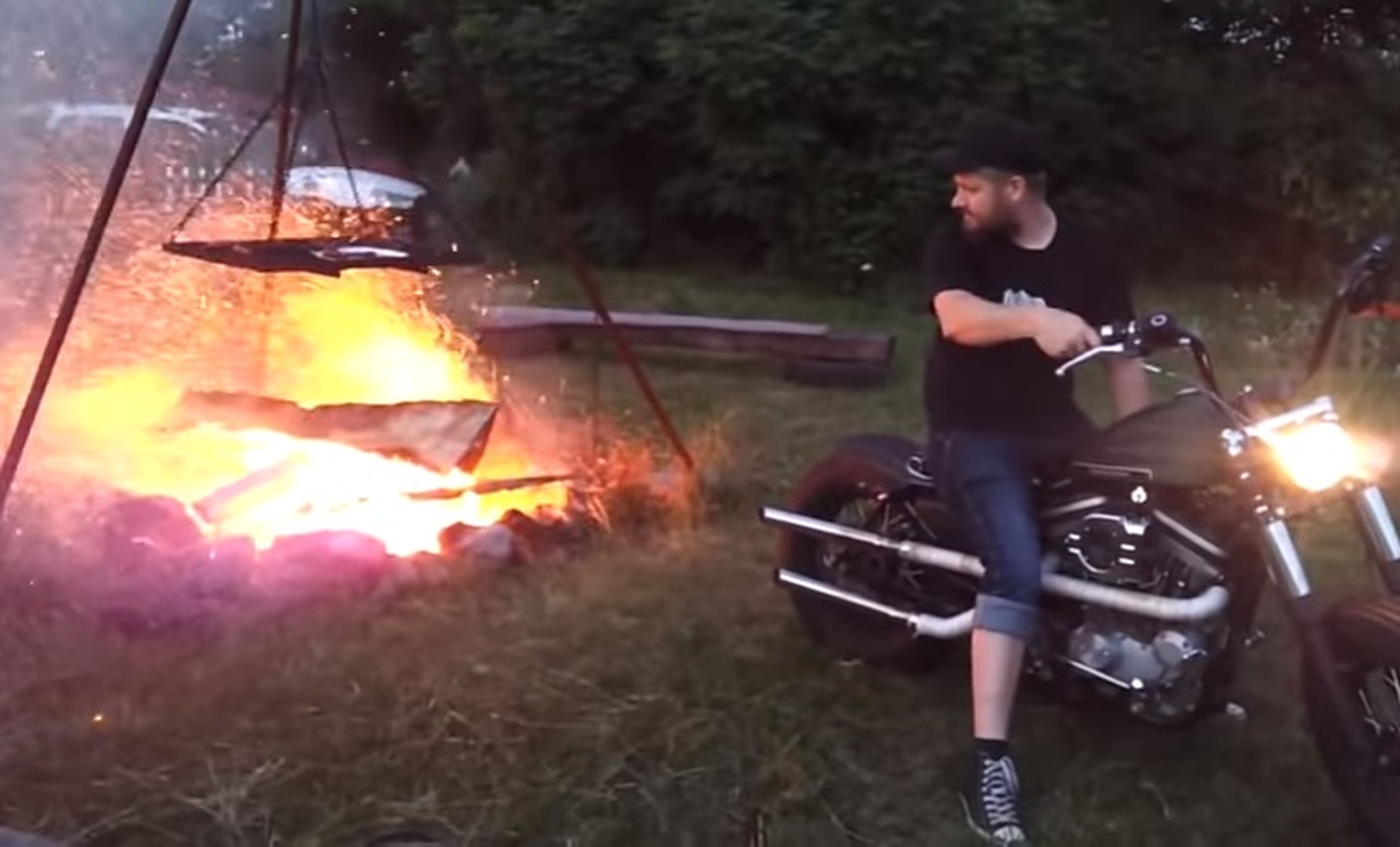 Vídeo: Una barbacoa gracias a una Harley-Davidson