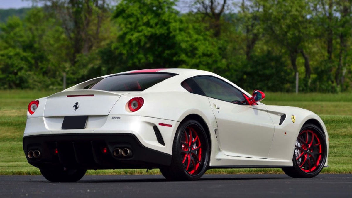 Ferrari 599 GTO красная