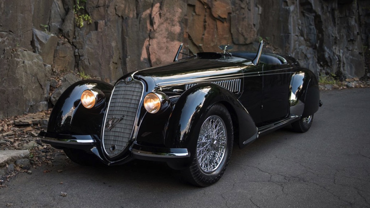 17,4 millones de euros por este Alfa Romeo 8C de 1939 -