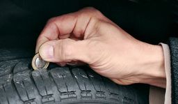 ¿Sabes cuál es la profundidad de tus neumáticos?