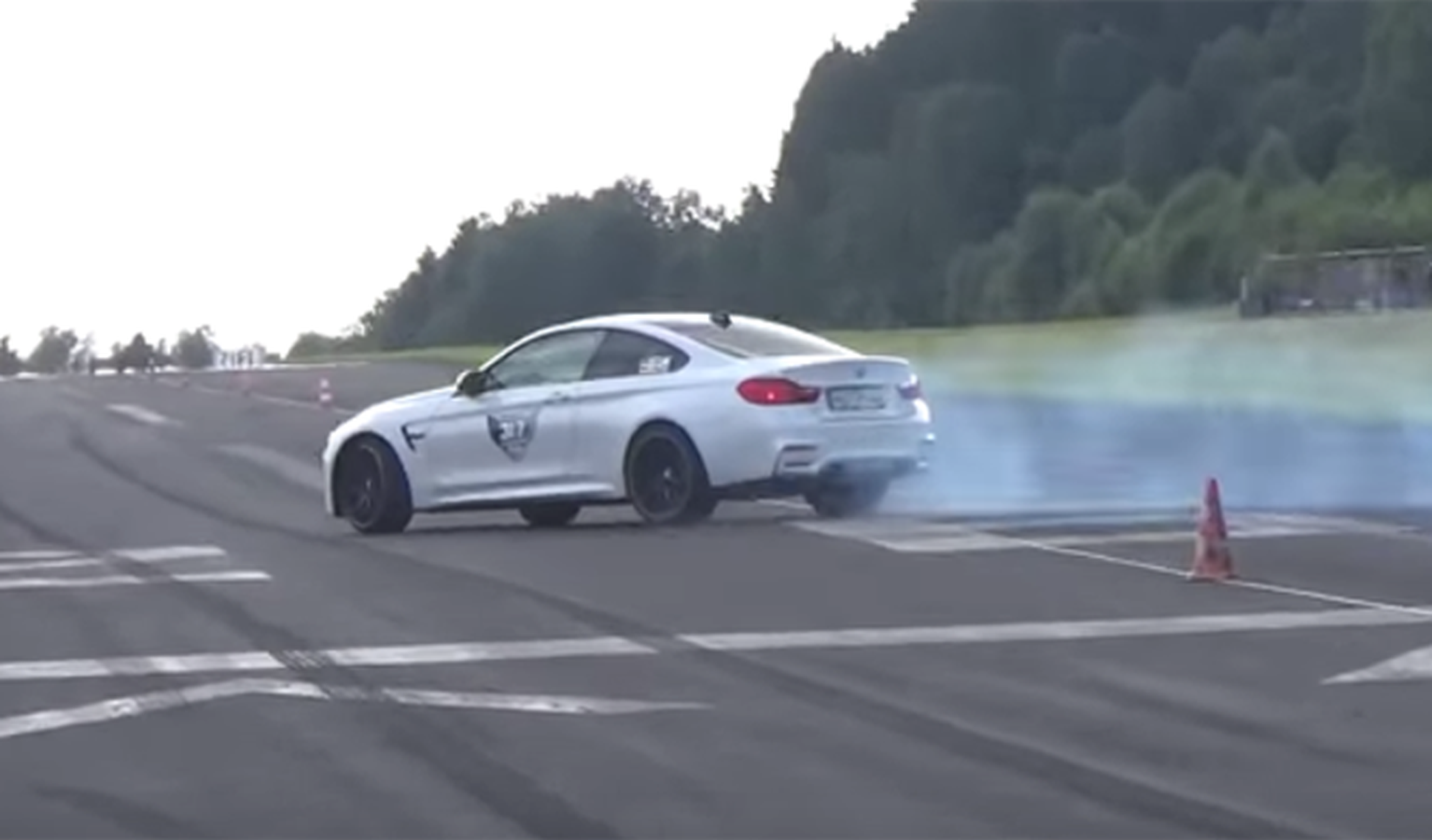 BMW hace el ridículo en una drag race