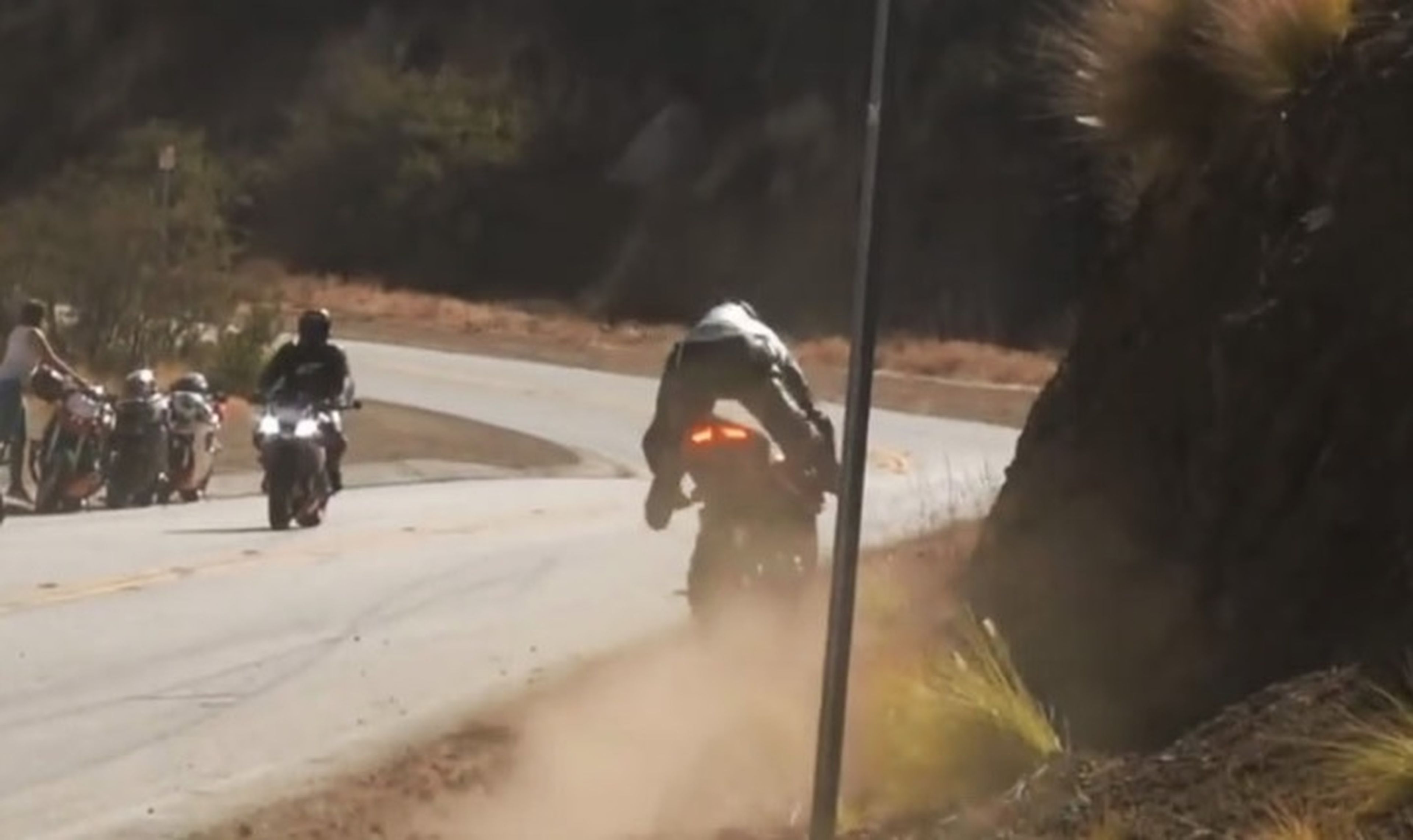 Vídeo: Salvada bestial a lomos de una Ducati 1199 Panigale