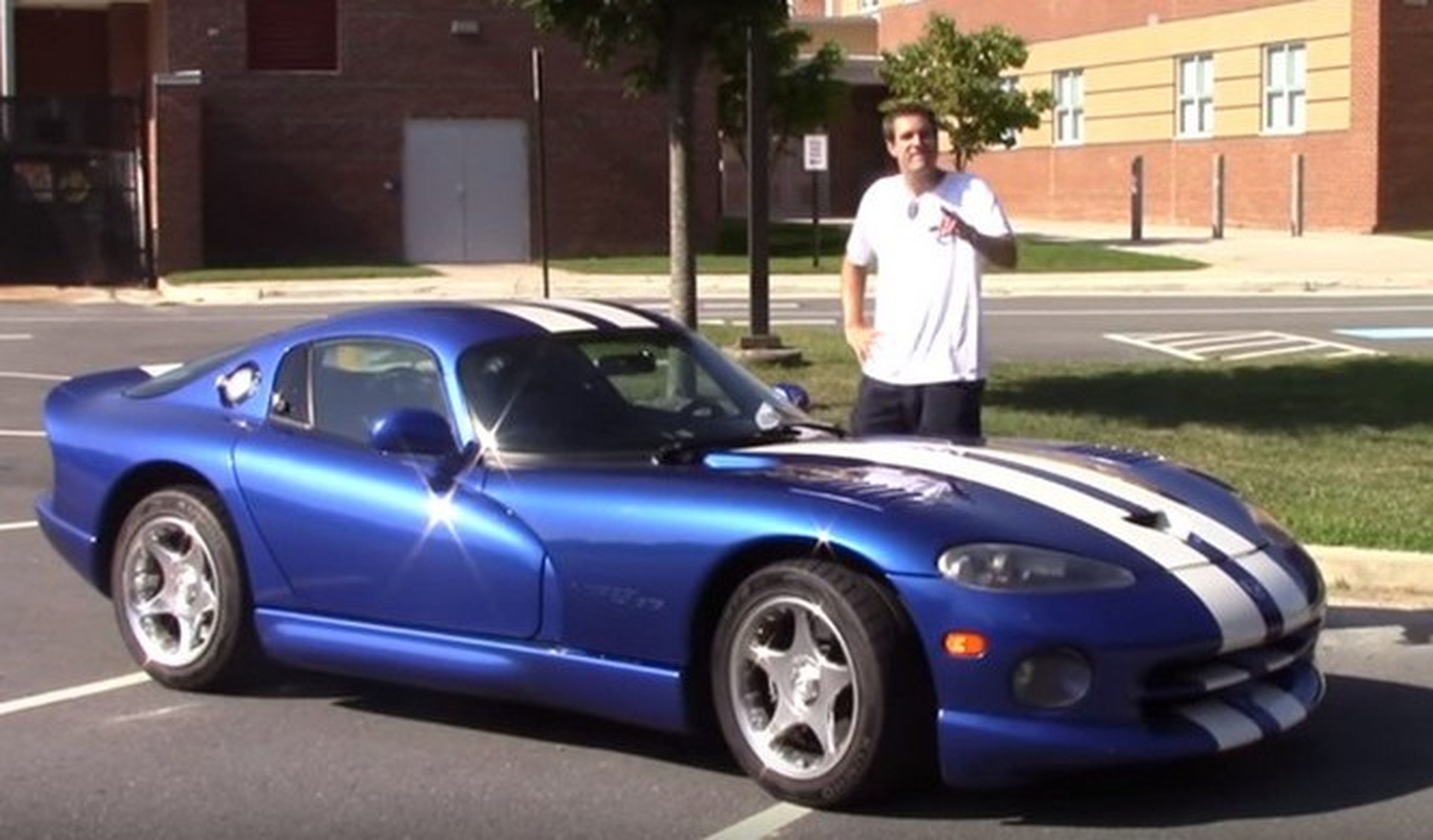 Vídeo: ¿Es el Dodge Viper un coche peligroso?