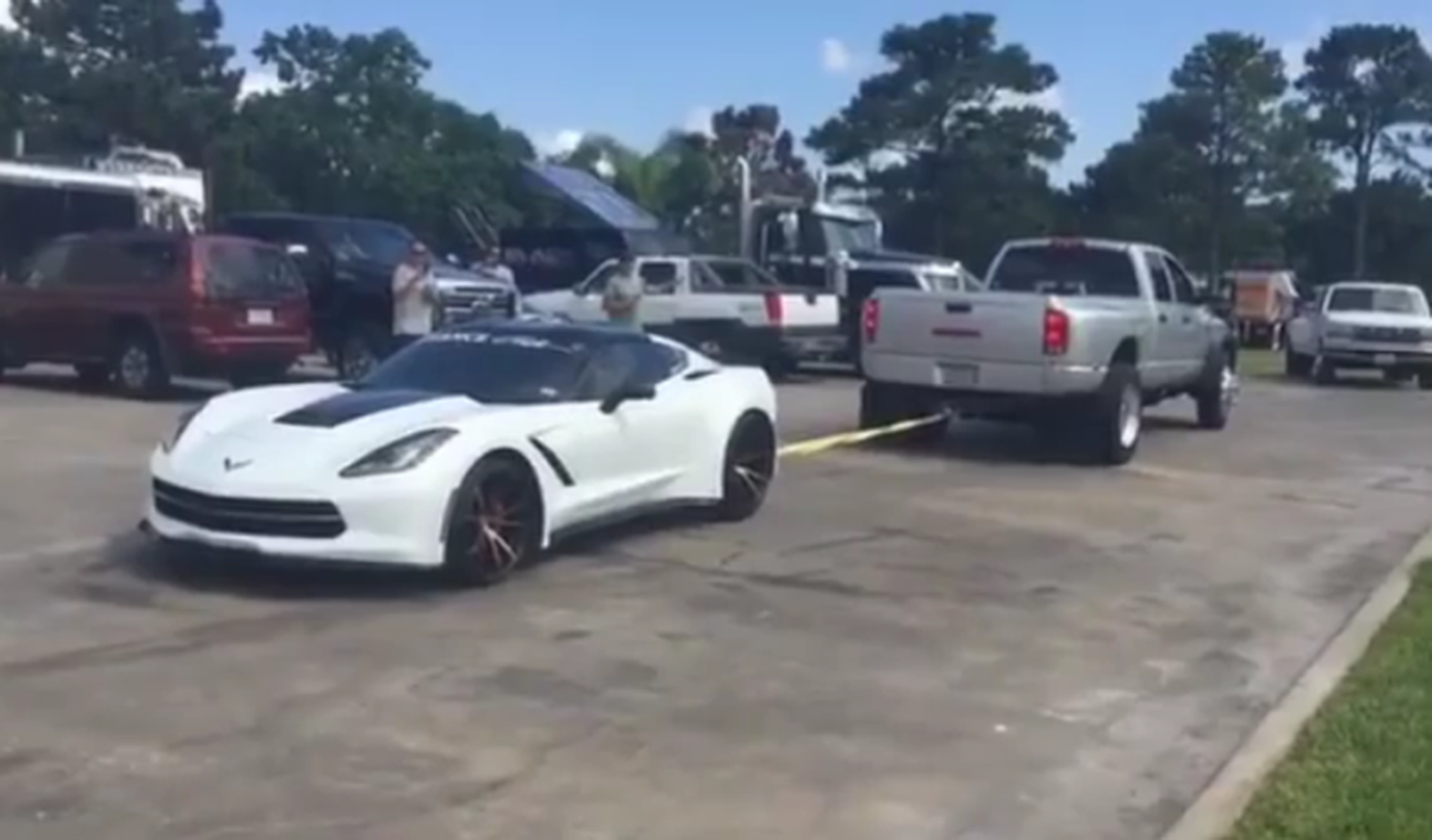 Vídeo: esto puede ocurrir si aparcas mal tu Corvette