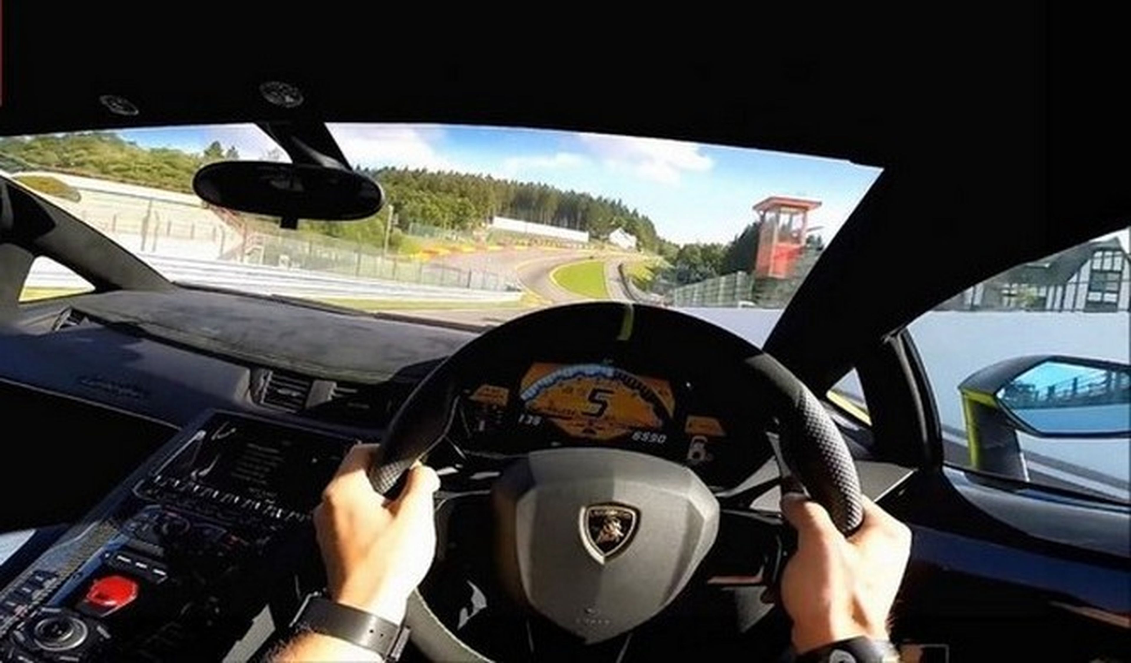 Ponte al volante del Lamborghini Aventador con este vídeo