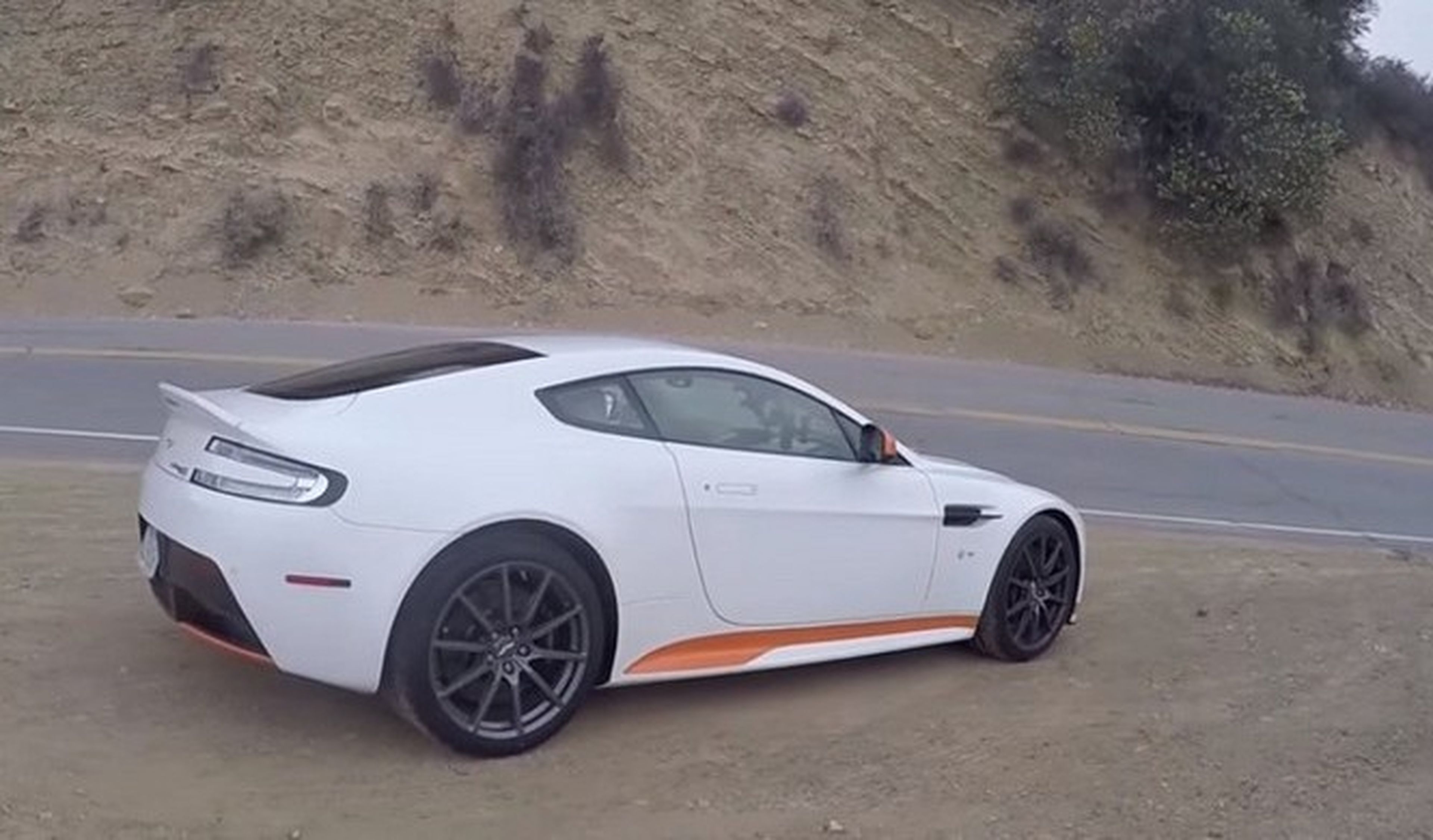 Vídeo: Probando el Aston Martin V12 Vantage S