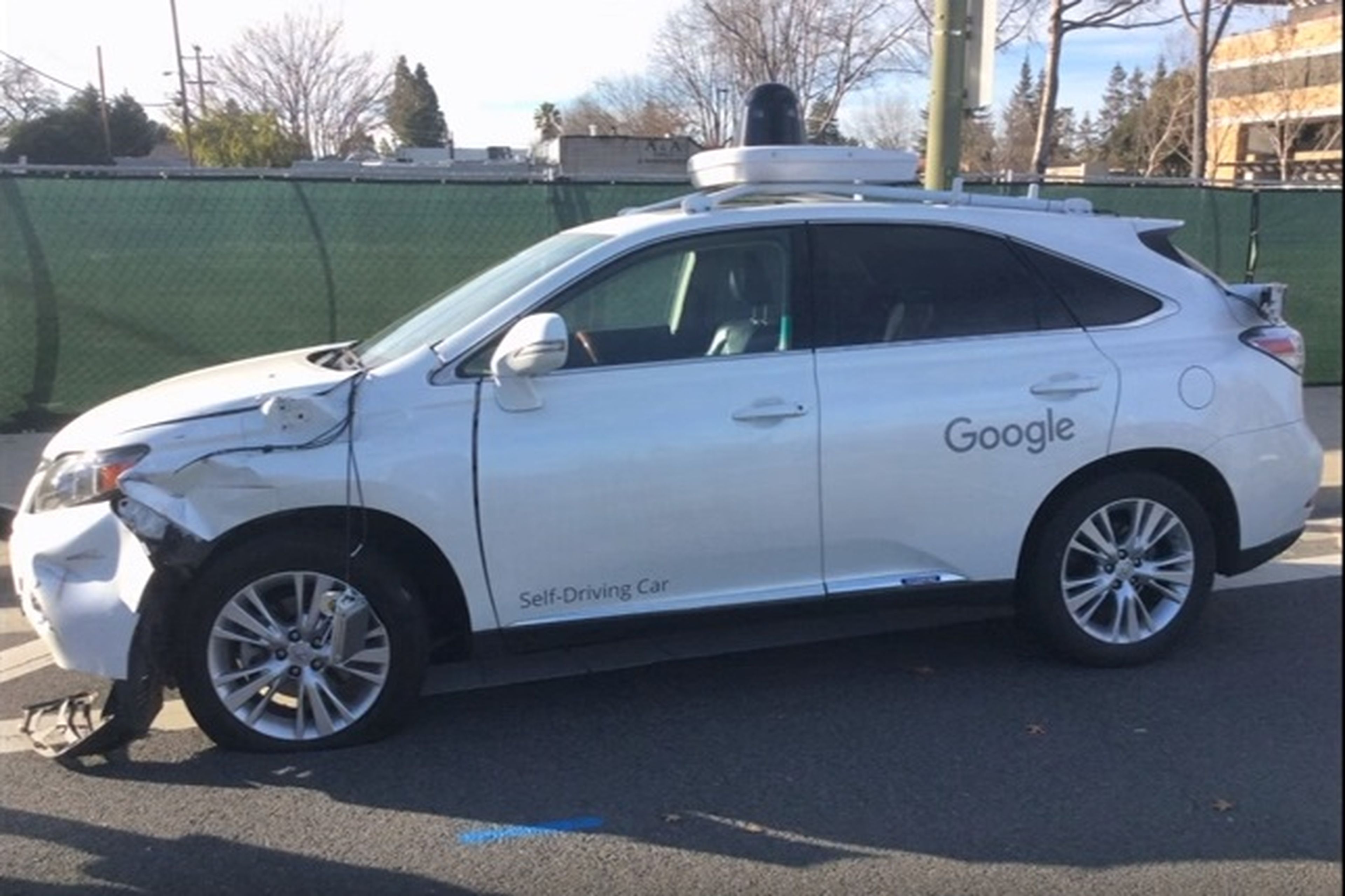 Conductor borracho choca contra el coche autónomo de Google
