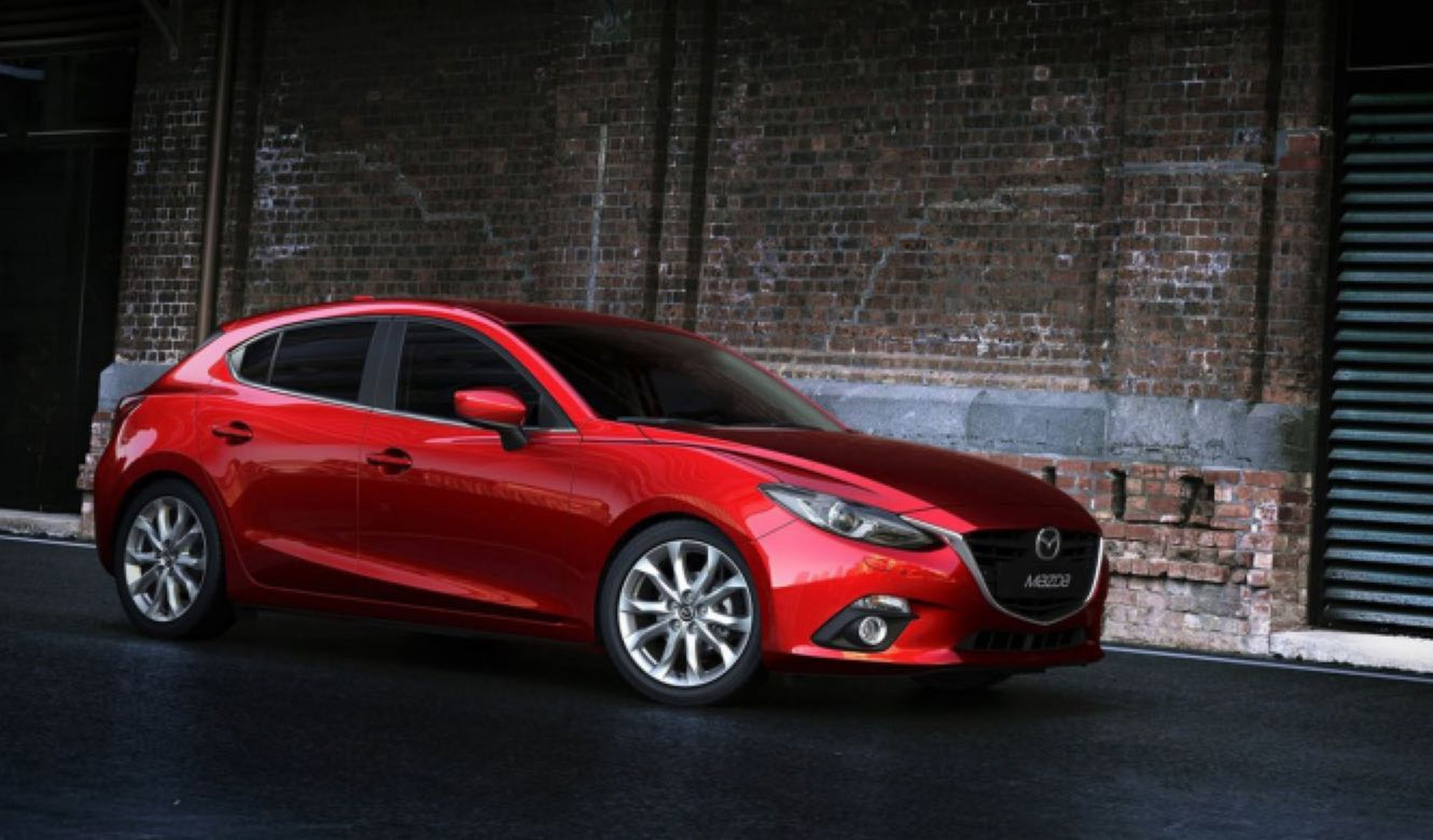 Llamada a revisión de Mazda por fugas de combustible