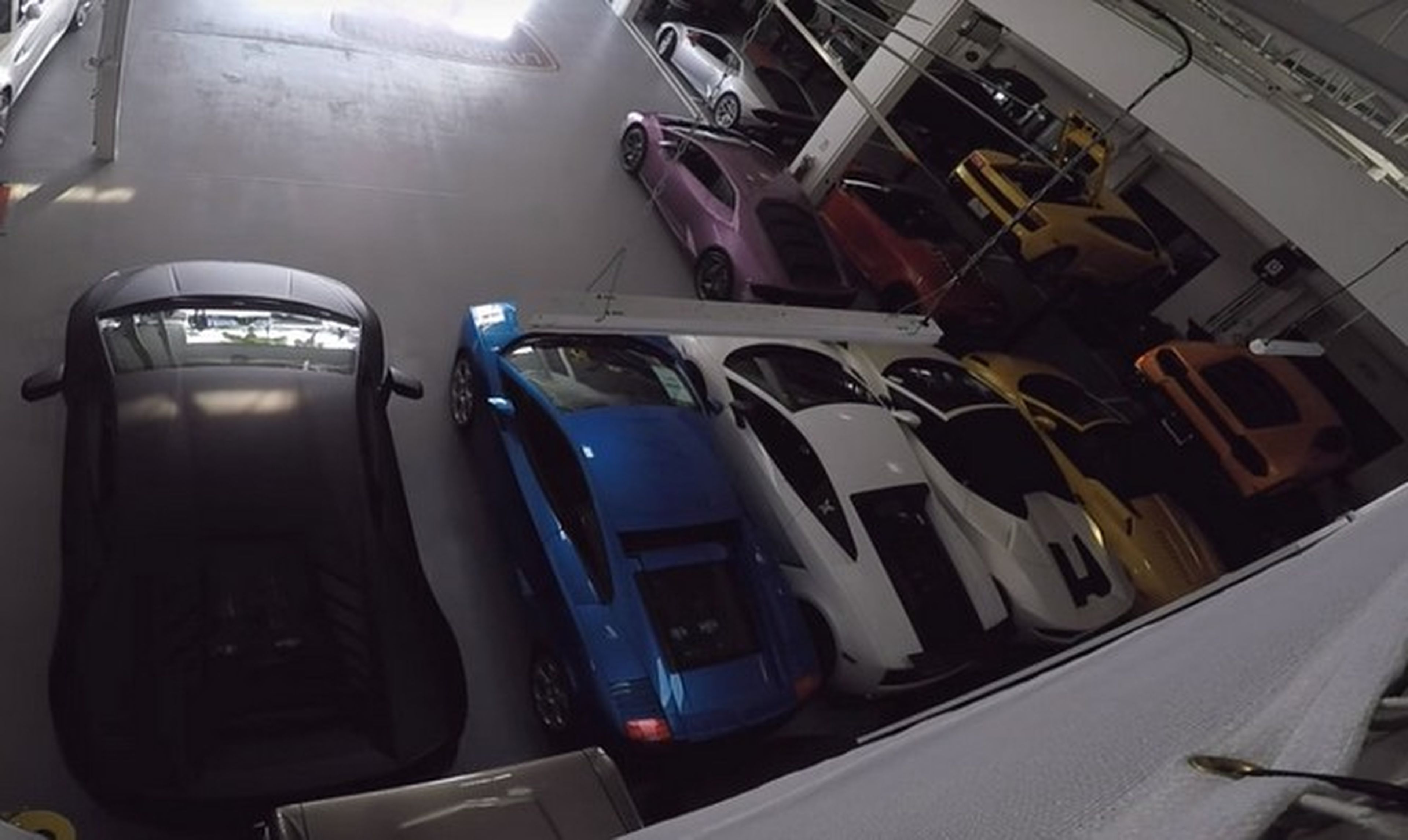 Así salvaron estos 38 Lamborghini del huracán Mateo