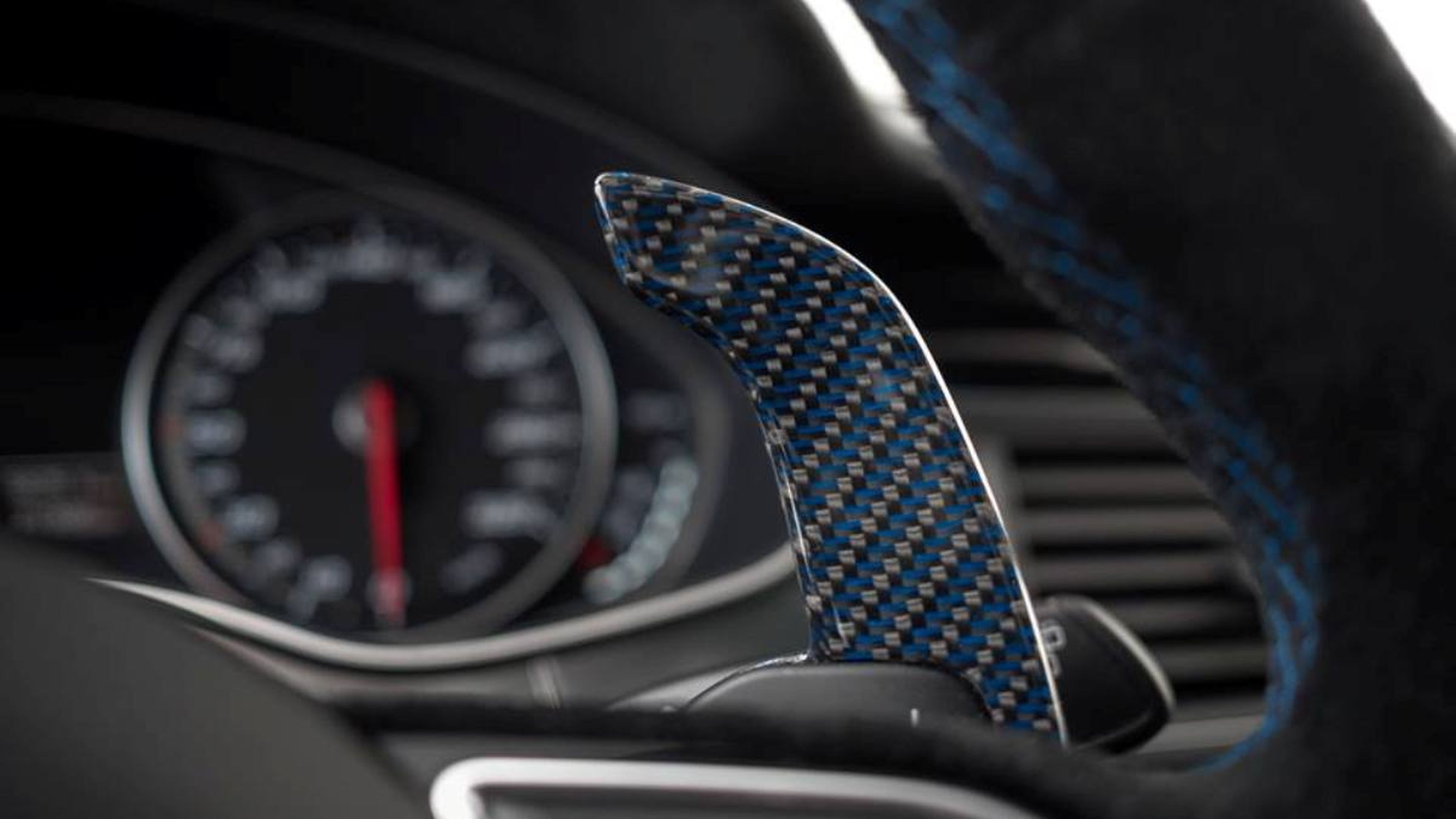 Interior fibra carbono Audi RS6 Performance