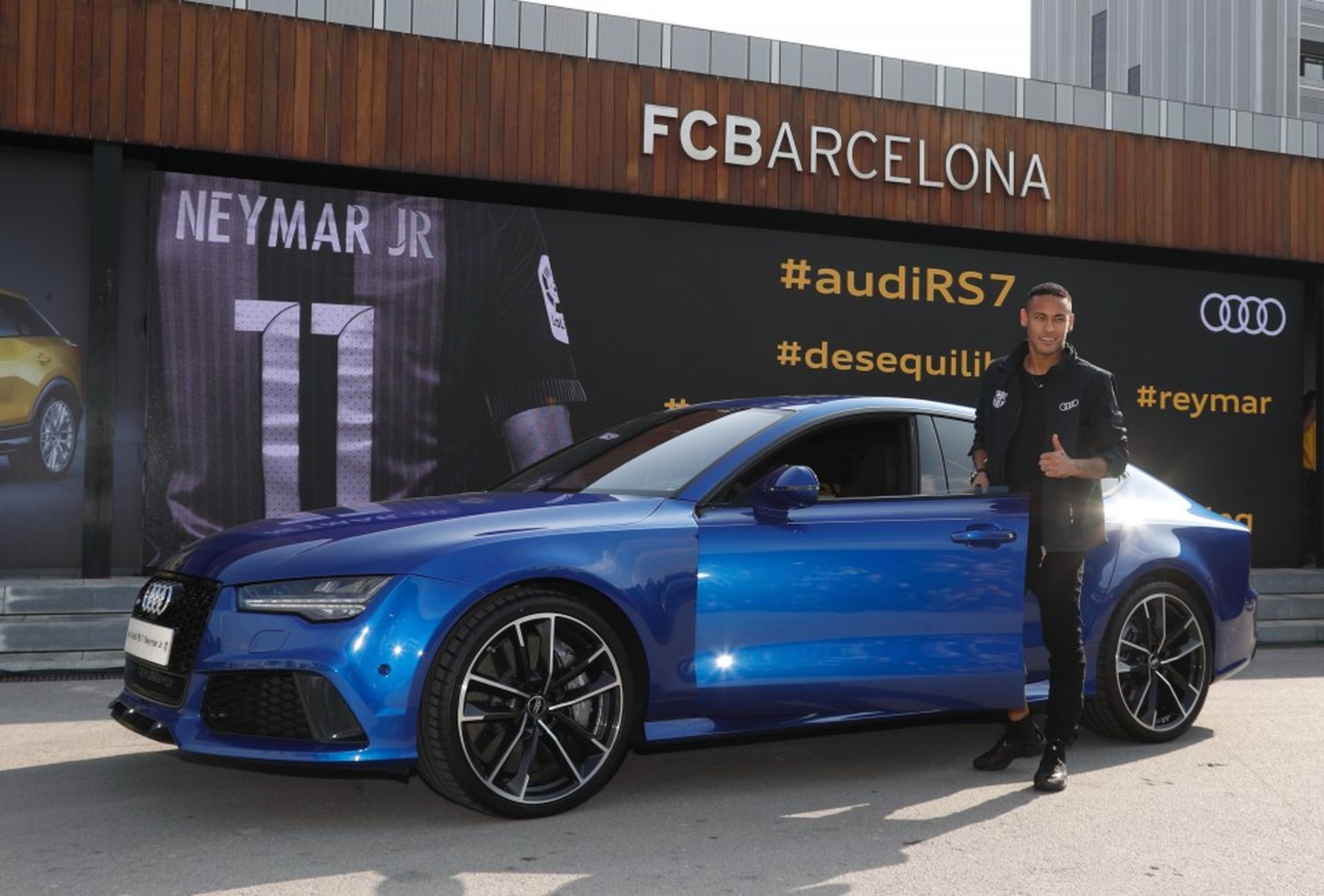 Jugadores FC Barcelona prueban Audi Q2