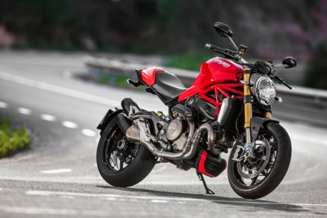 Ducati 2025 monster 747