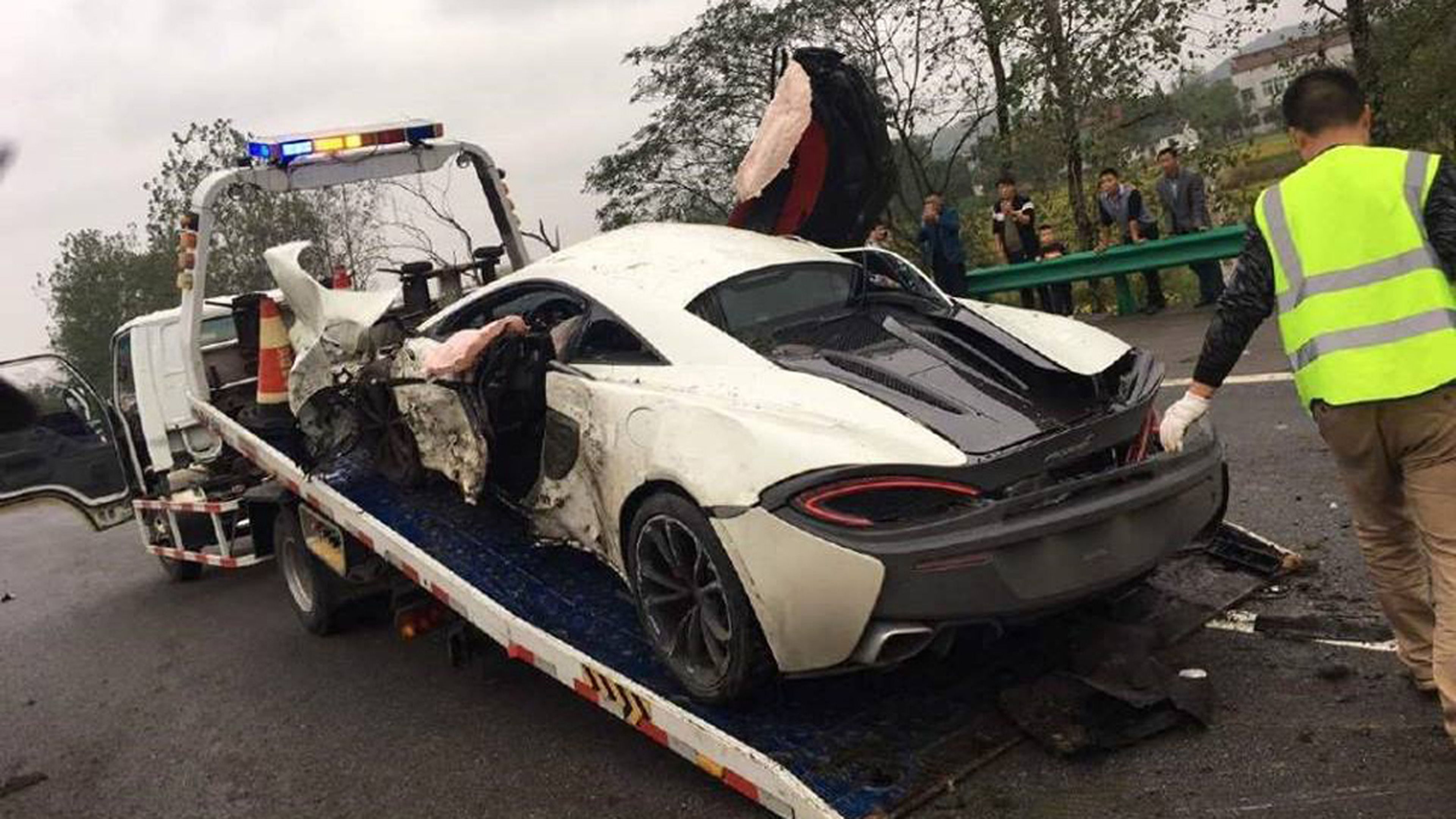 Accidente McLaren 570S China