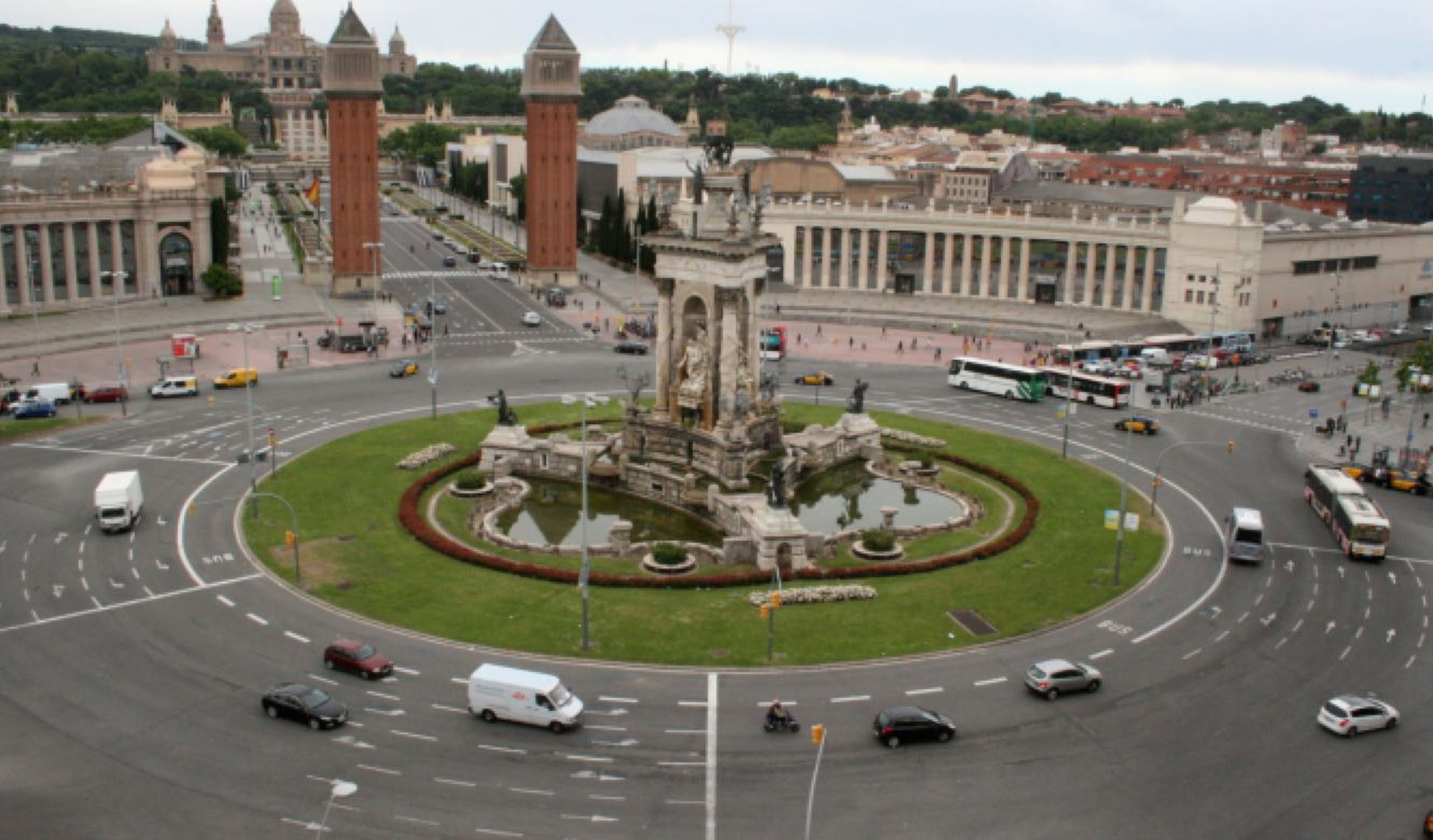 Barcelona prohibirá circular a los coches más contaminantes