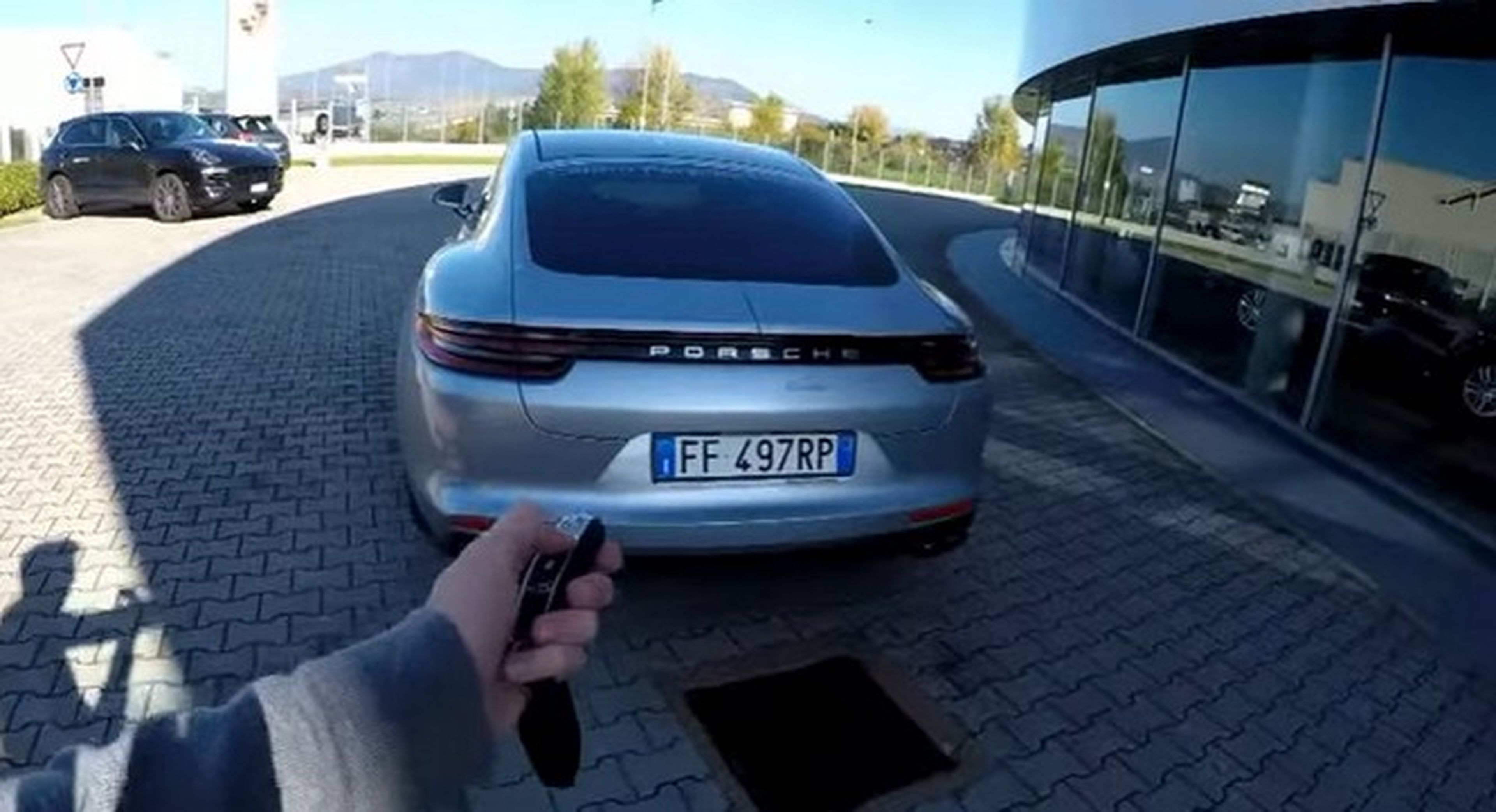 El youtubers Marchettino prueba el Porsche Panamera Turbo