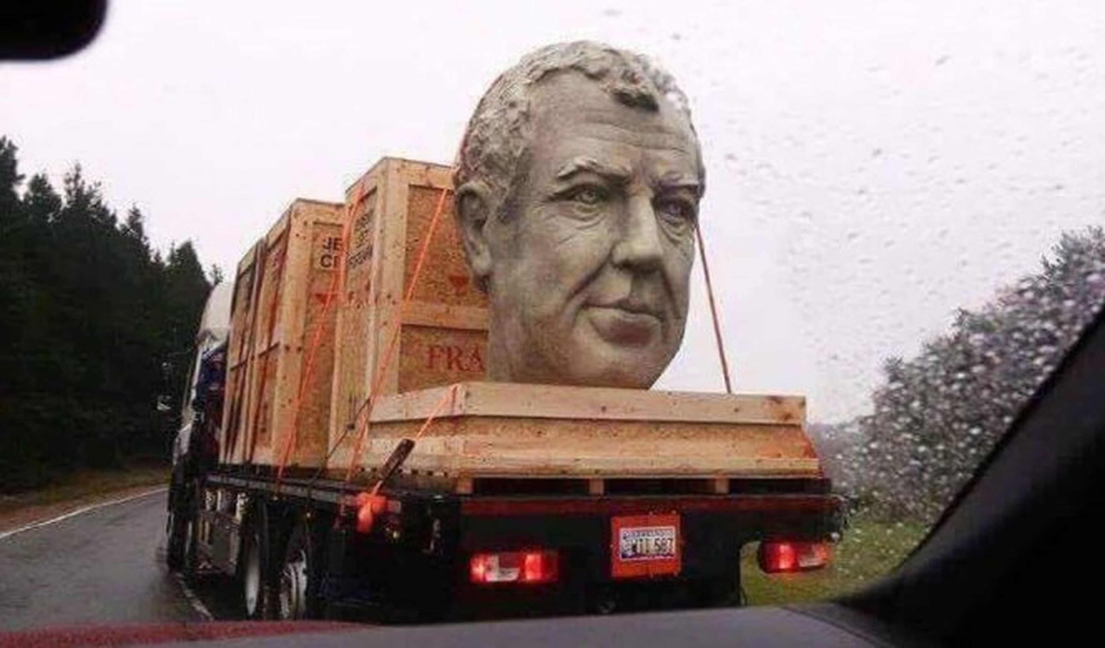 ¿Qué demonios significa esta enorme escultura de Clarkson?
