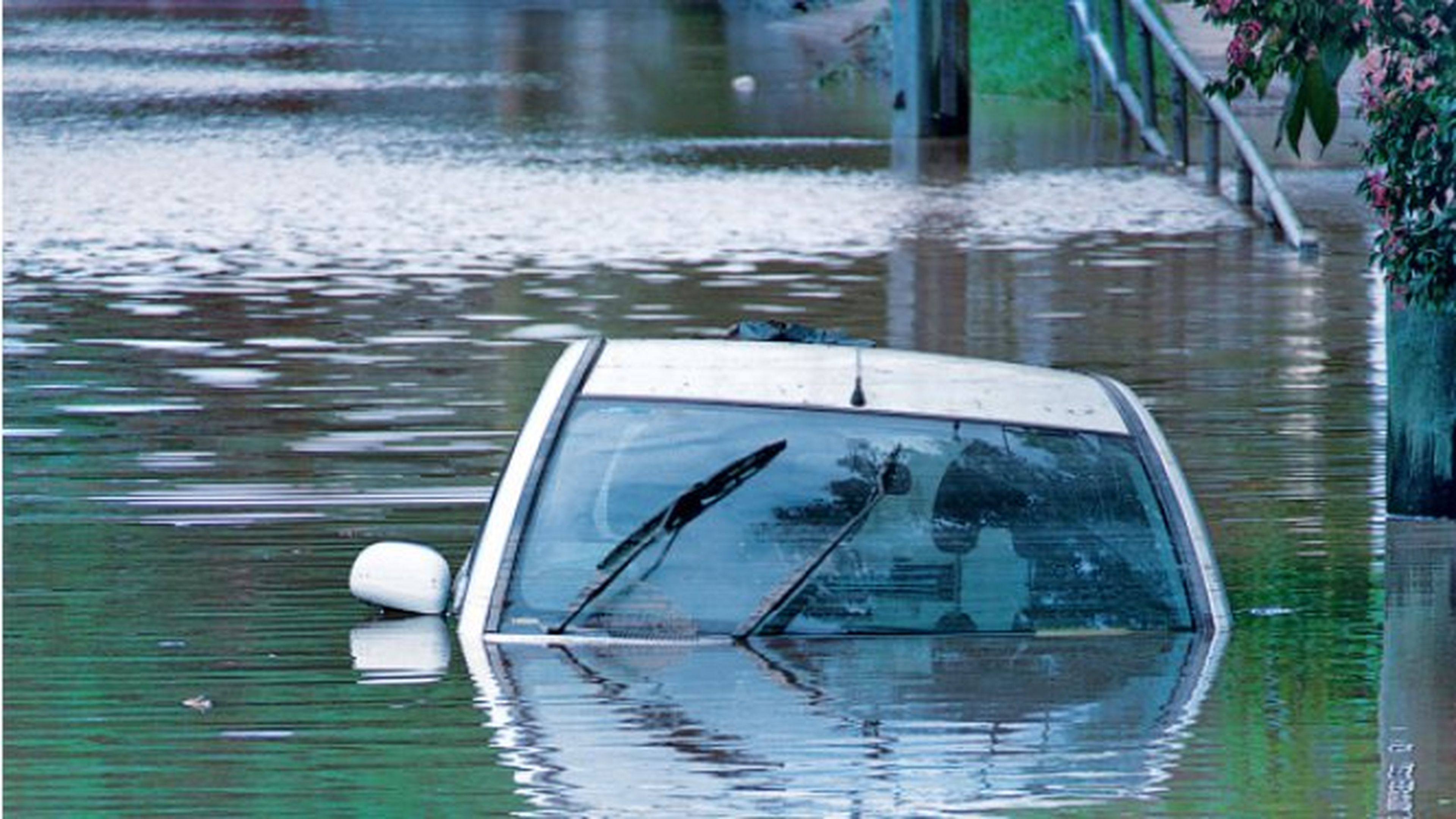 Las averías que sufre un coche tras una inundación