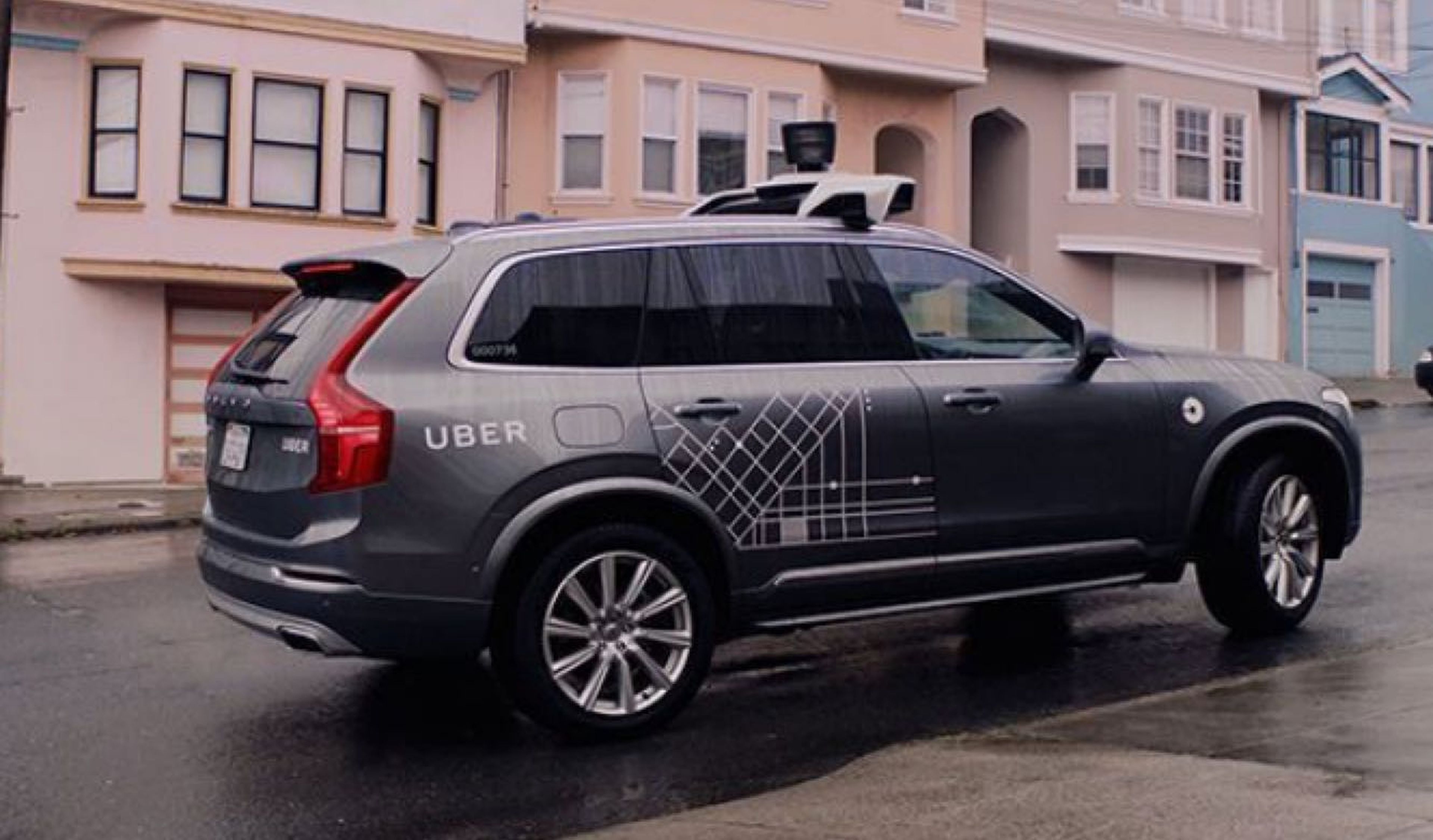 California veta los Volvo autónomos de Uber