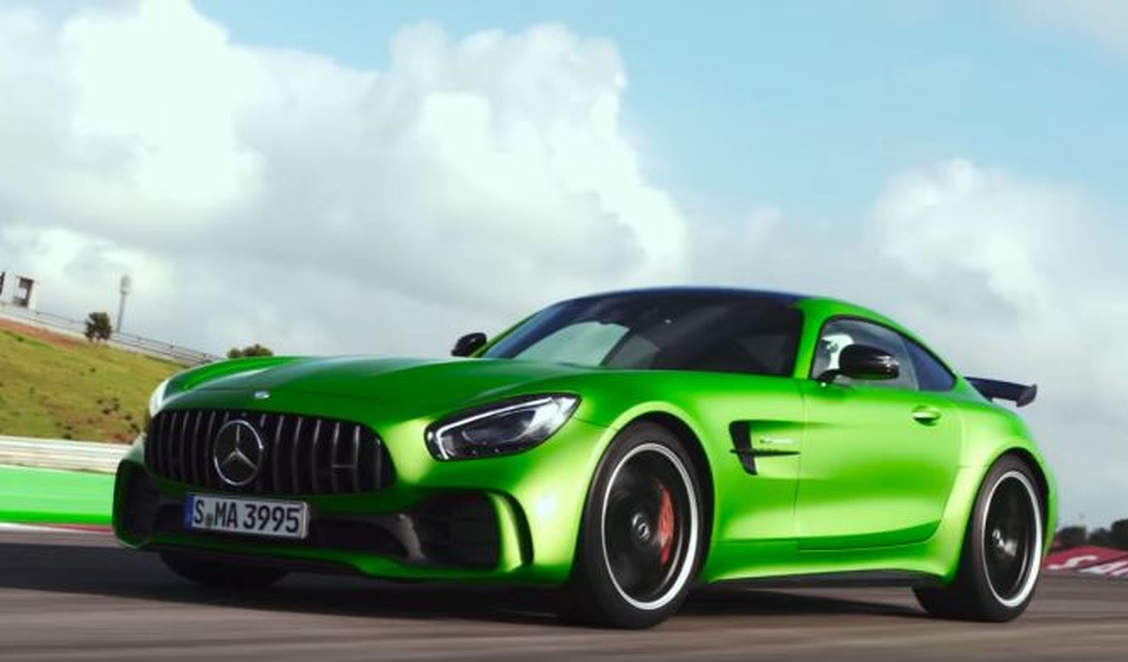Vídeo: la prueba que no esperabas del Mercedes-AMG GT R